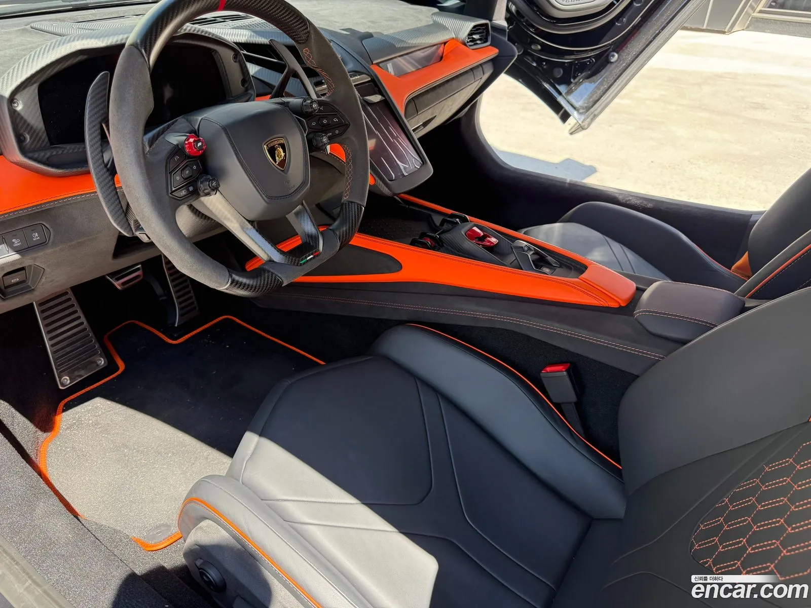 Lamborghini Revuelto 2025 — 10