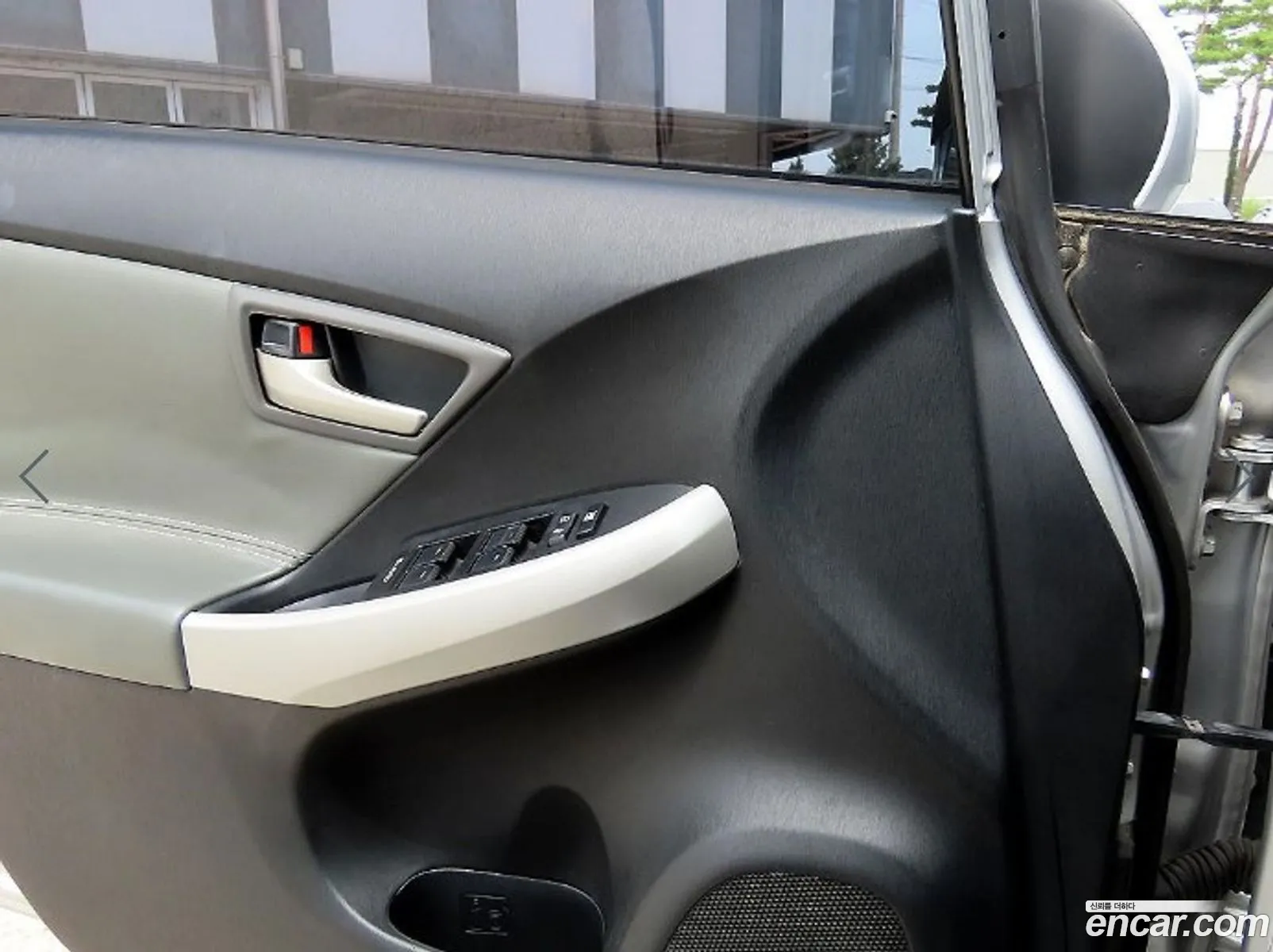 Toyota Prius 2013 — 11