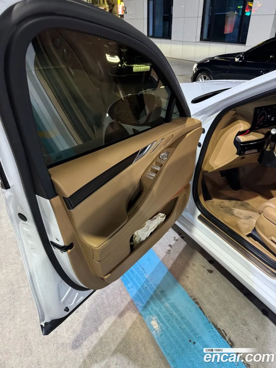 Genesis G80 2025 — 2