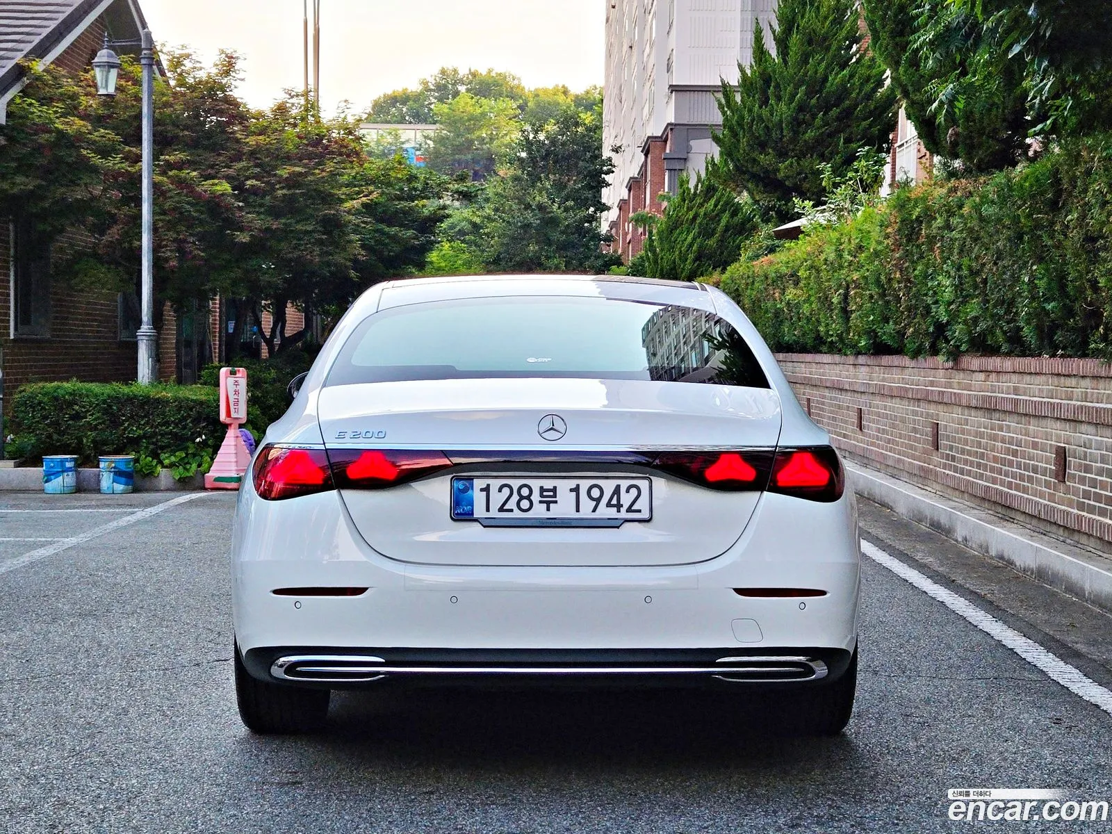 Mercedes-Benz E-Class W214 2025 — 7