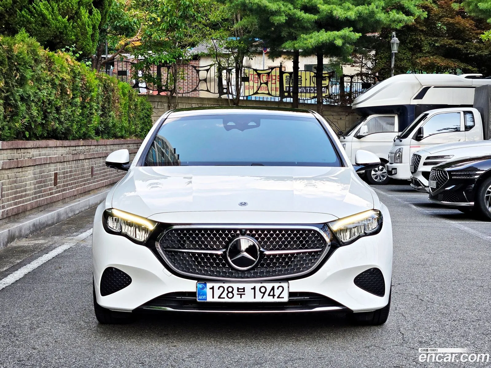 Mercedes-Benz E-Class W214 2025 — 11