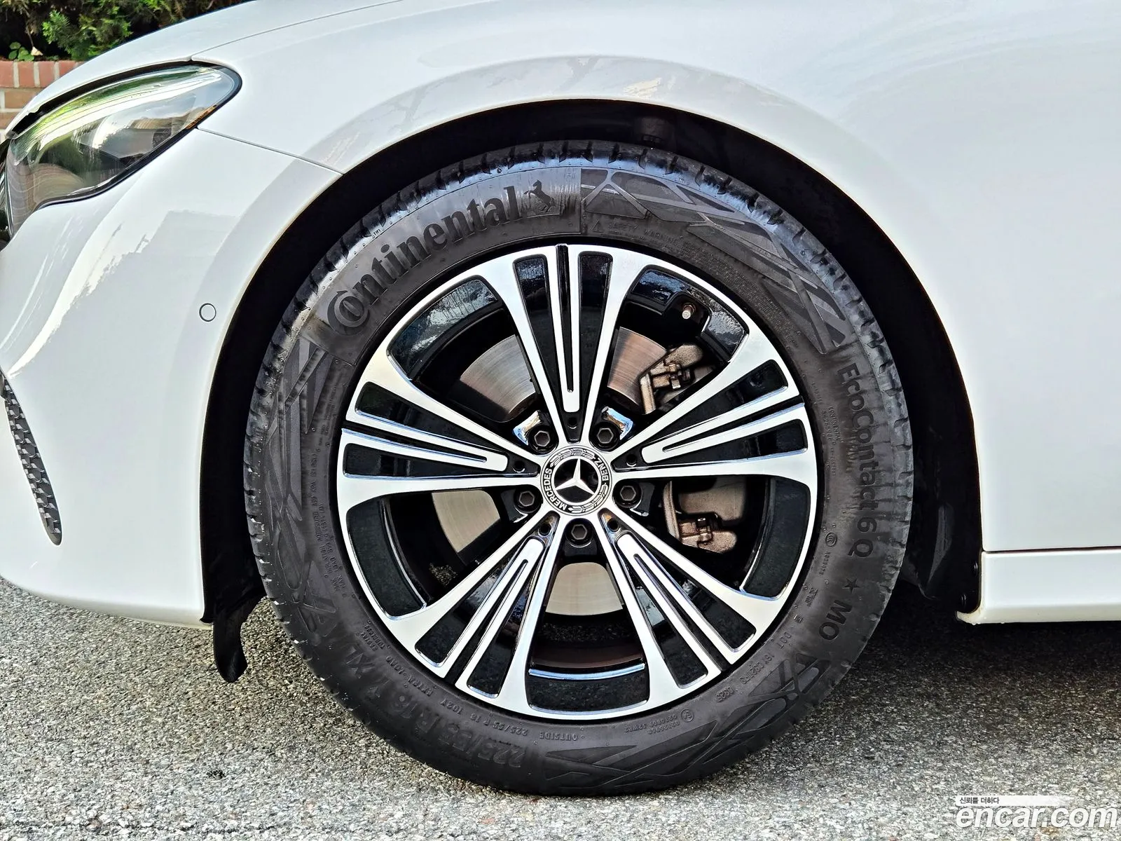 Mercedes-Benz E-Class W214 2025 — 16