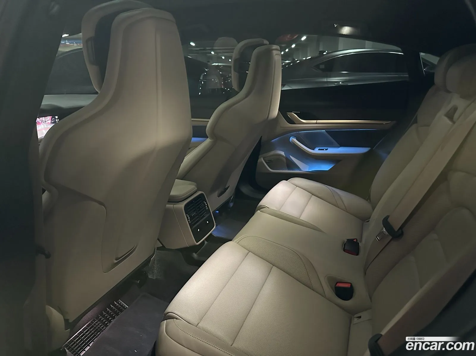 Porsche Taycan 2023 — 17
