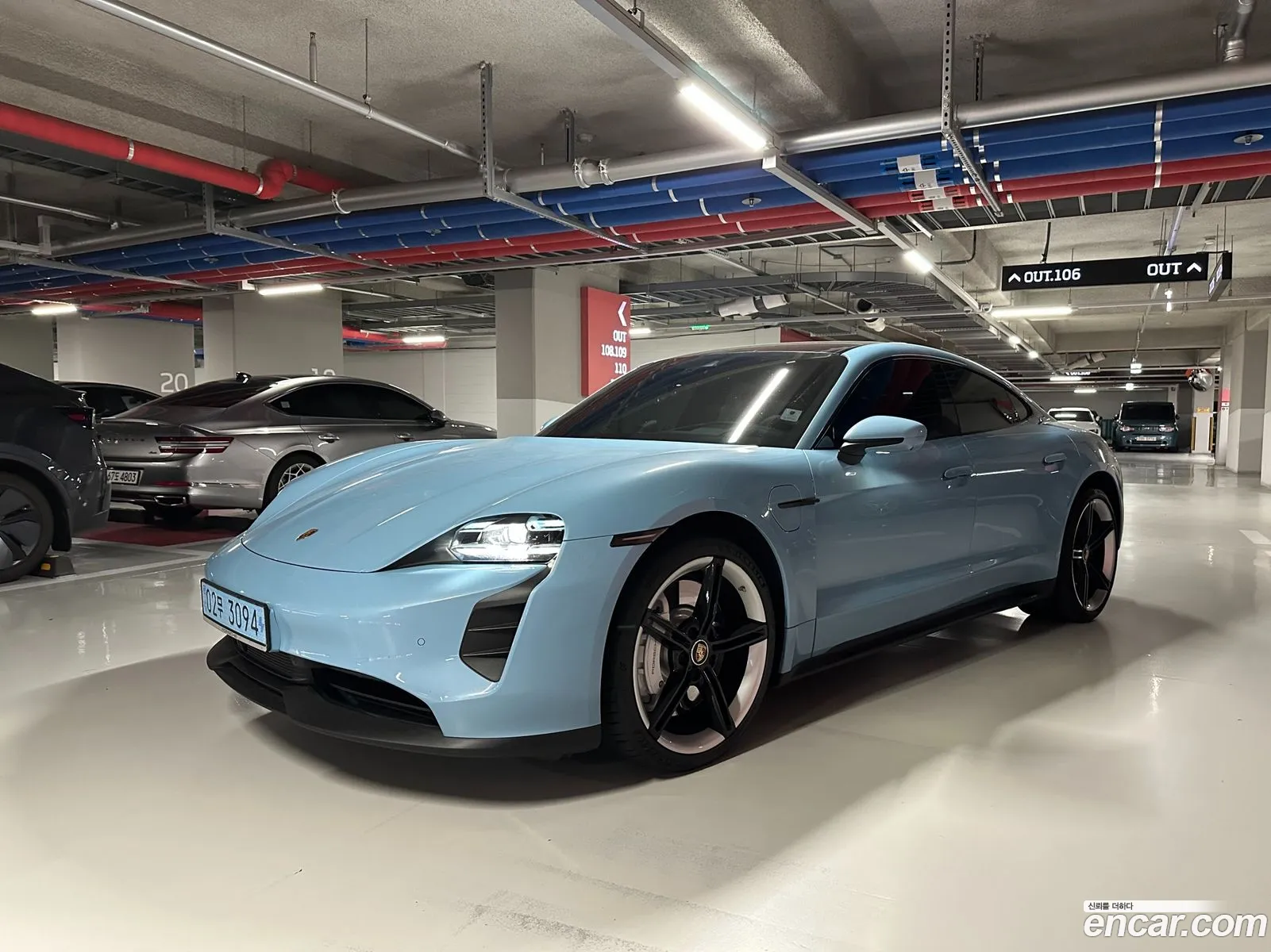 Porsche Taycan 2023 — 19