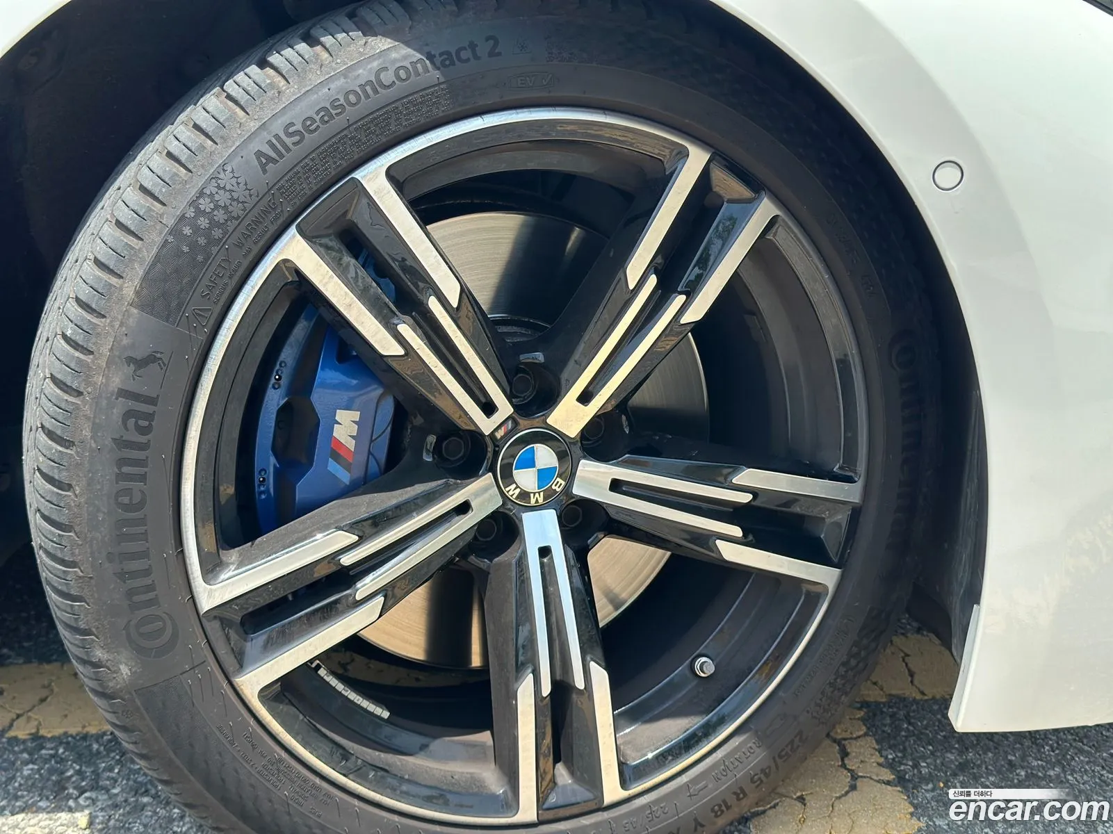 BMW 3 Series 2023 — 3