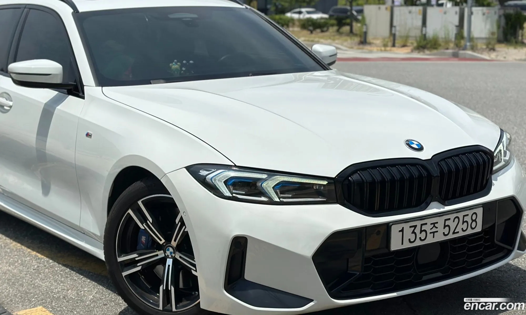 BMW 3 Series 2023 — 12