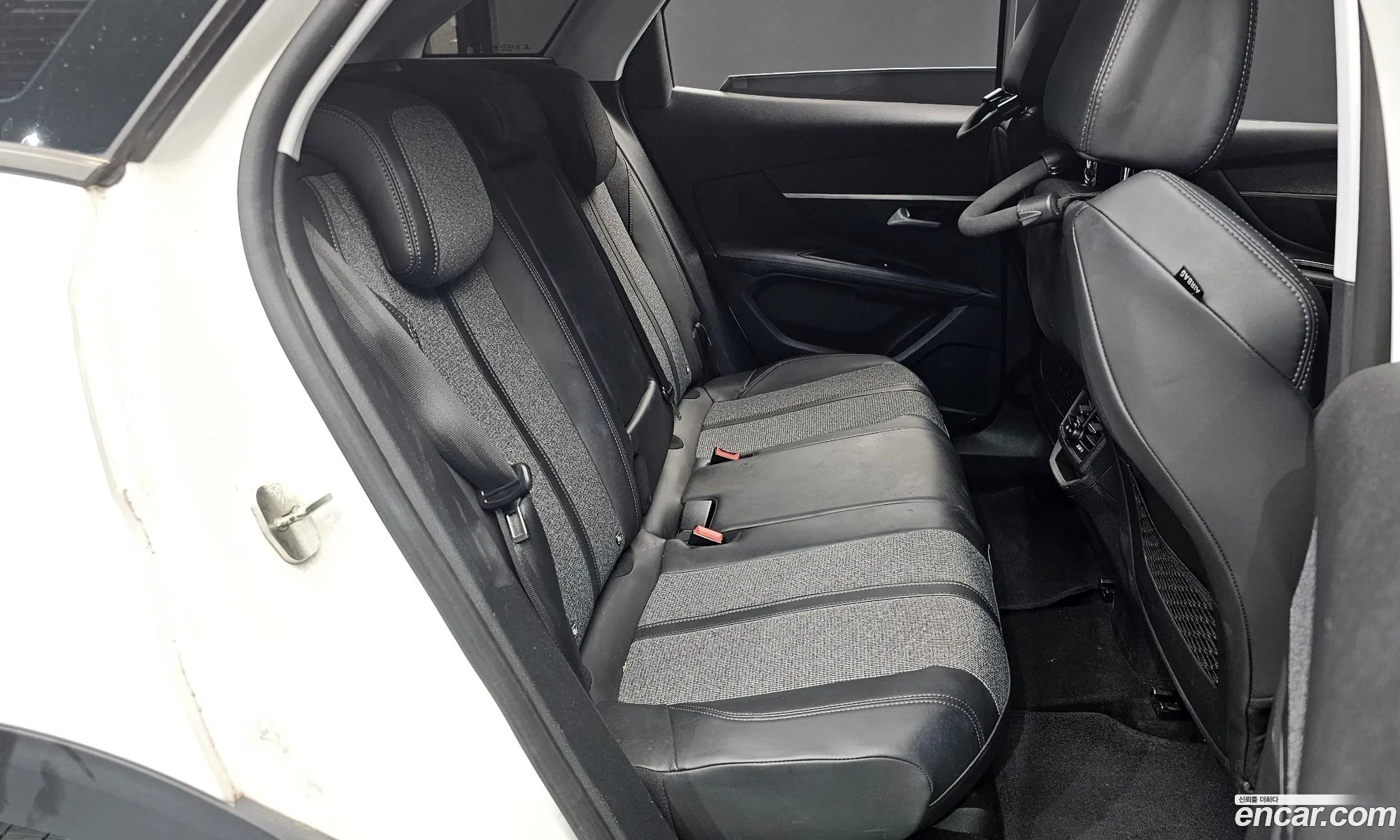 Peugeot 3008 2017 — 17