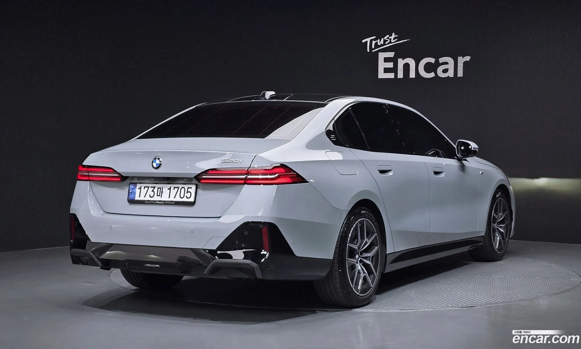 BMW 5 Series 2024 — 3