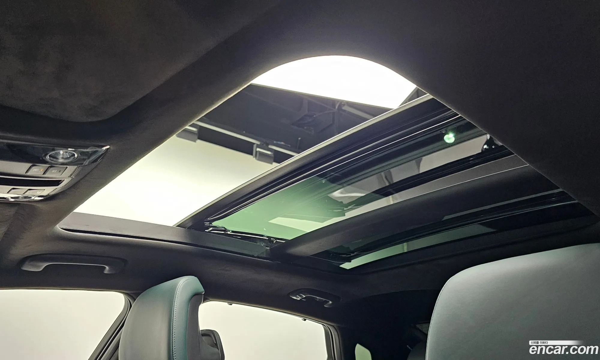Kia K8 Hybrid 2024 — 10
