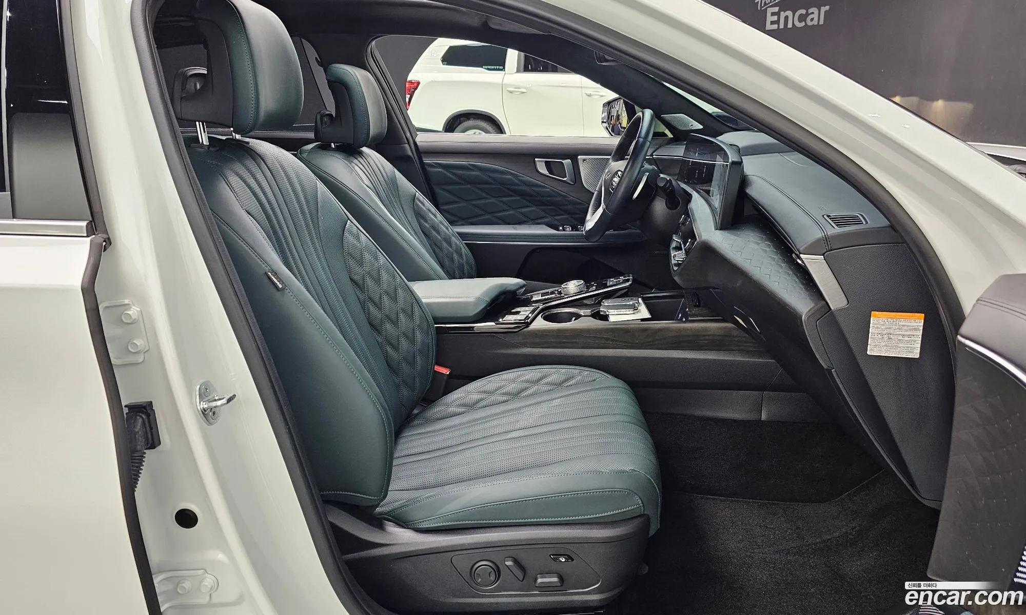 Kia K8 Hybrid 2024 — 4