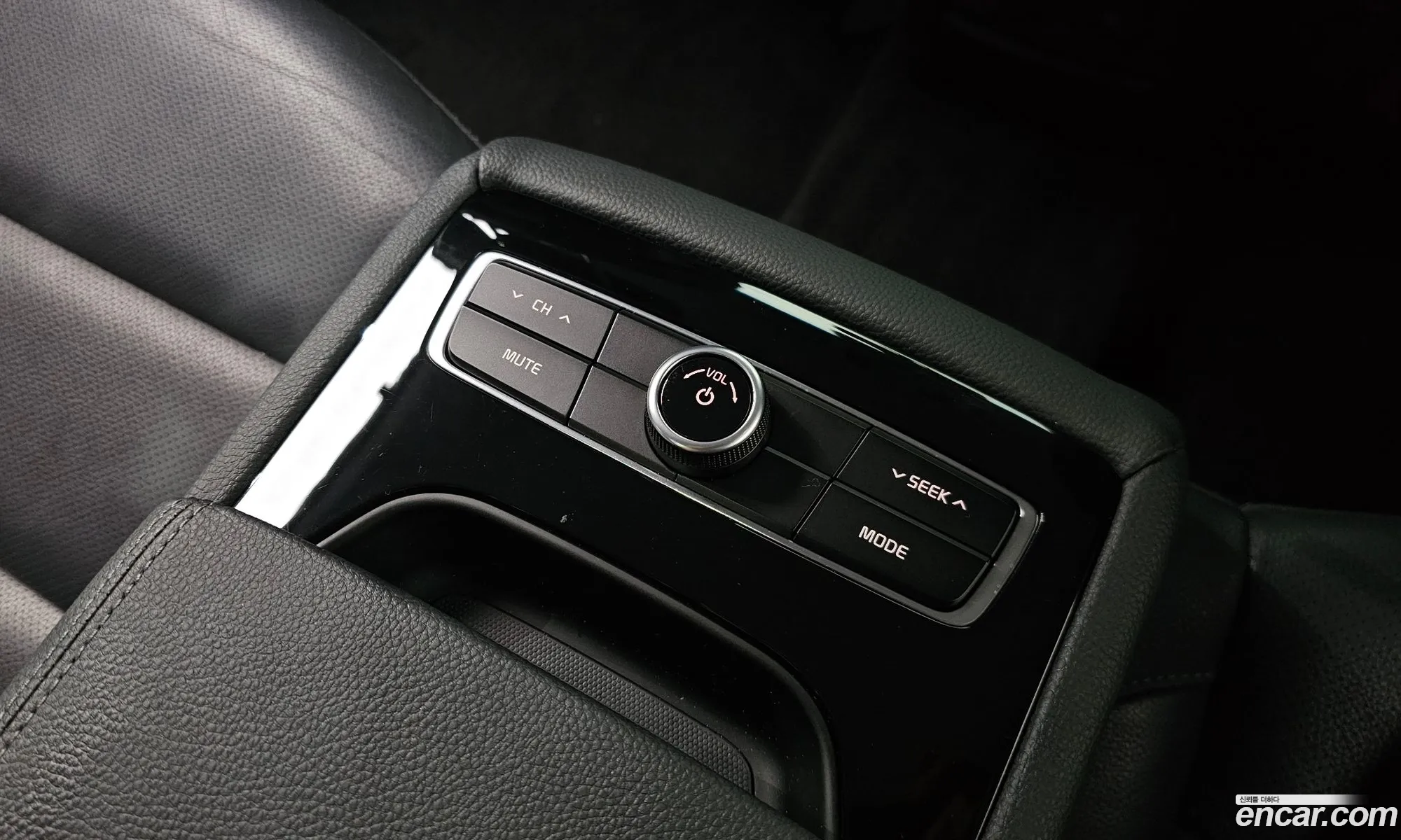 Kia K7 2017 — 21