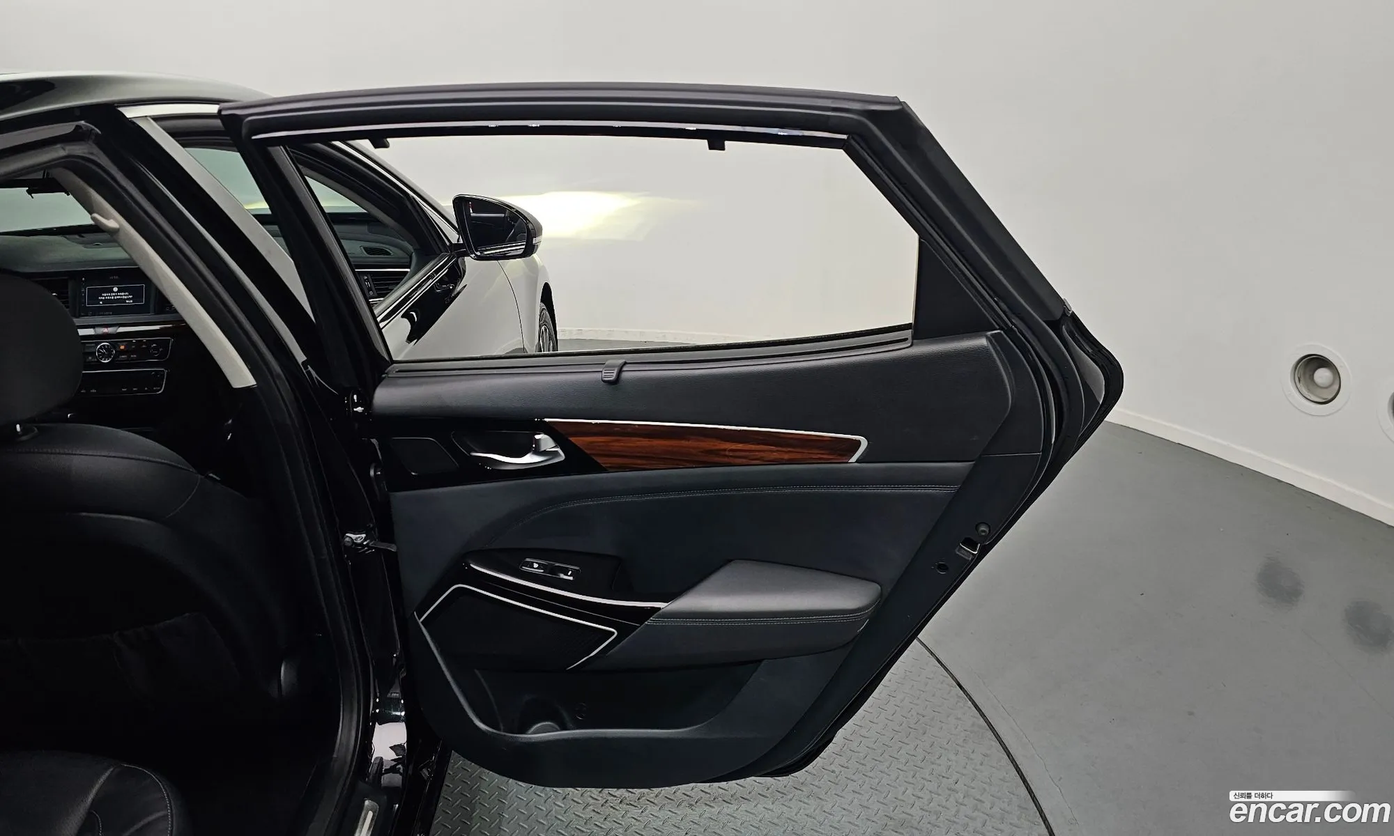 Kia K7 2017 — 25