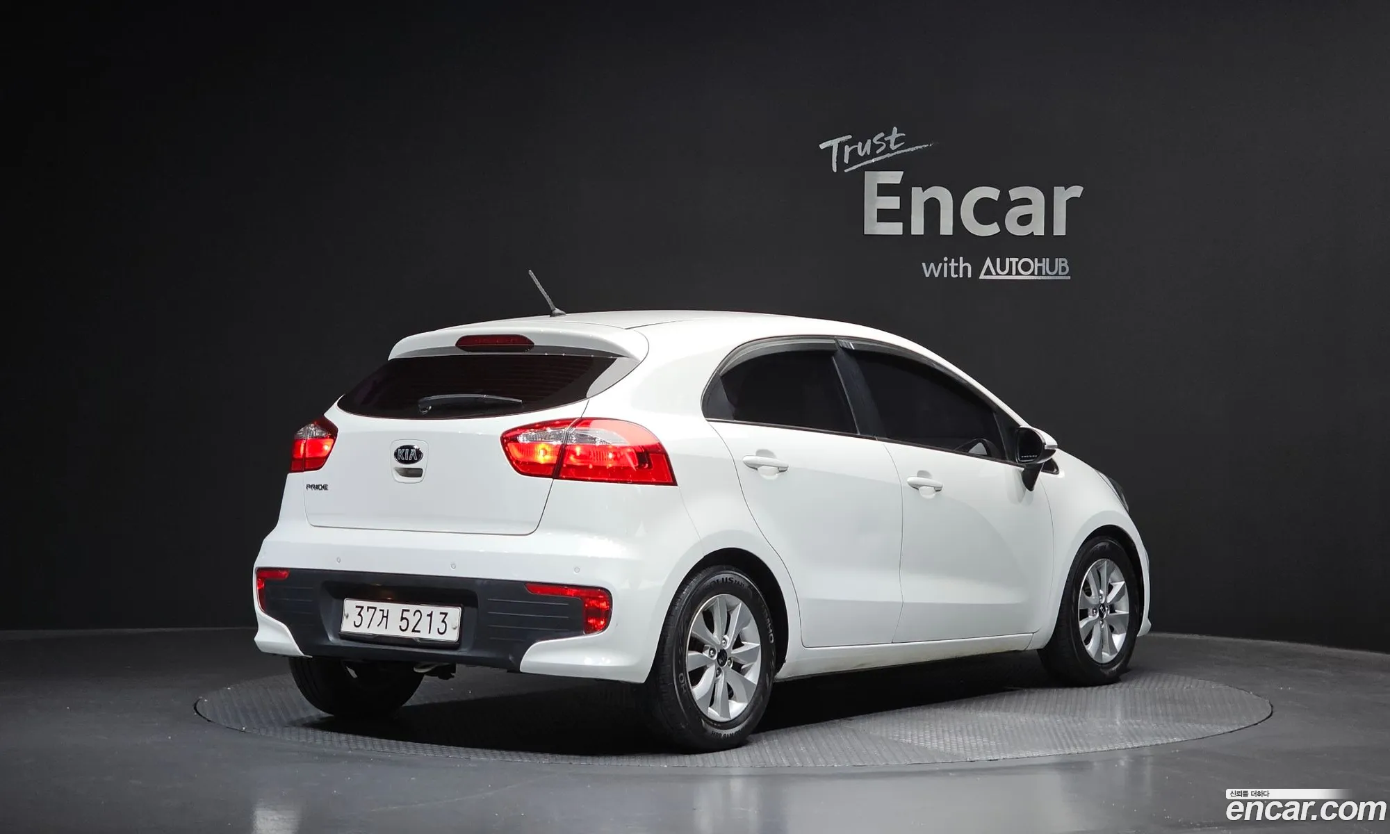Kia Pride 2015 — 10