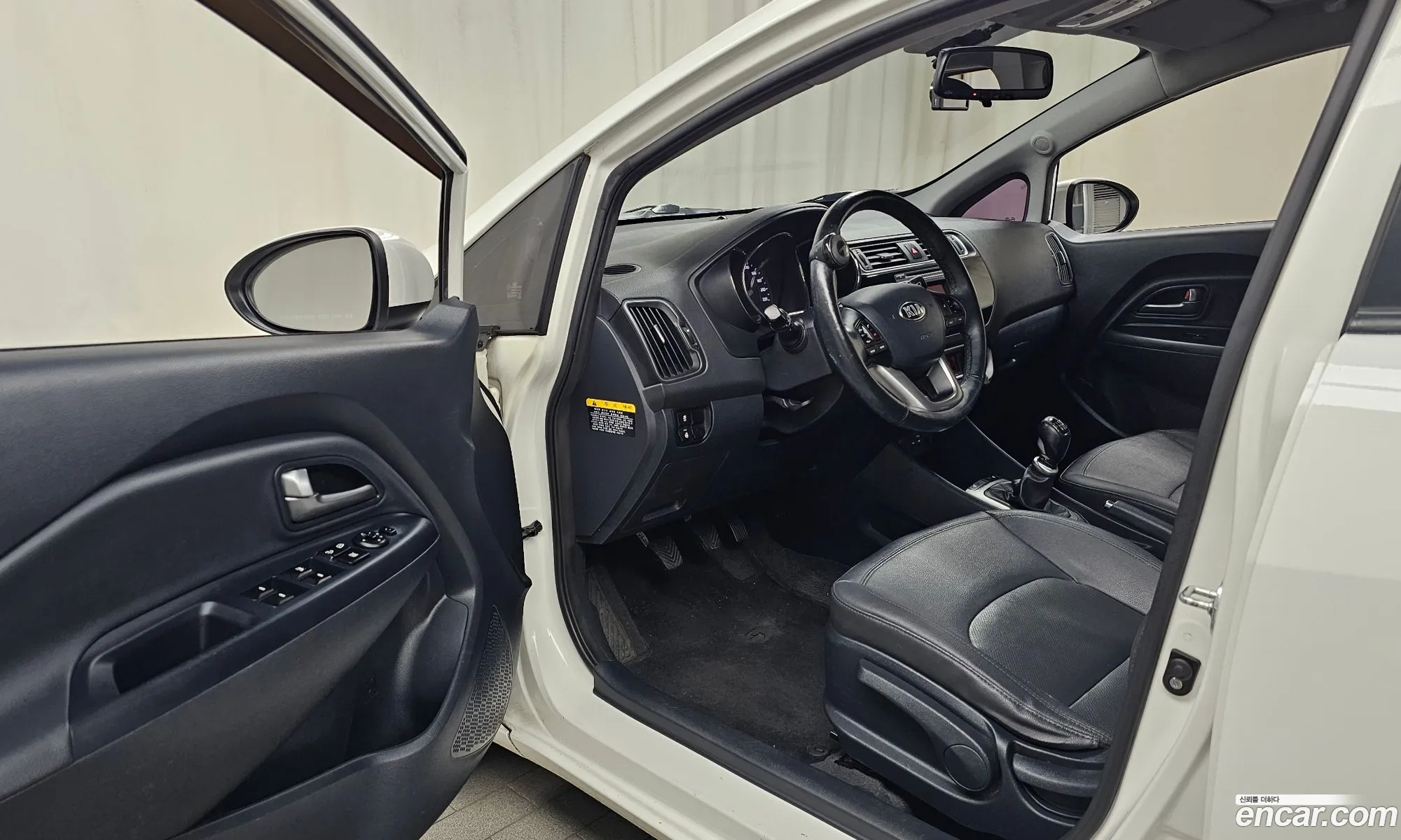 Kia Pride 2015 — 19