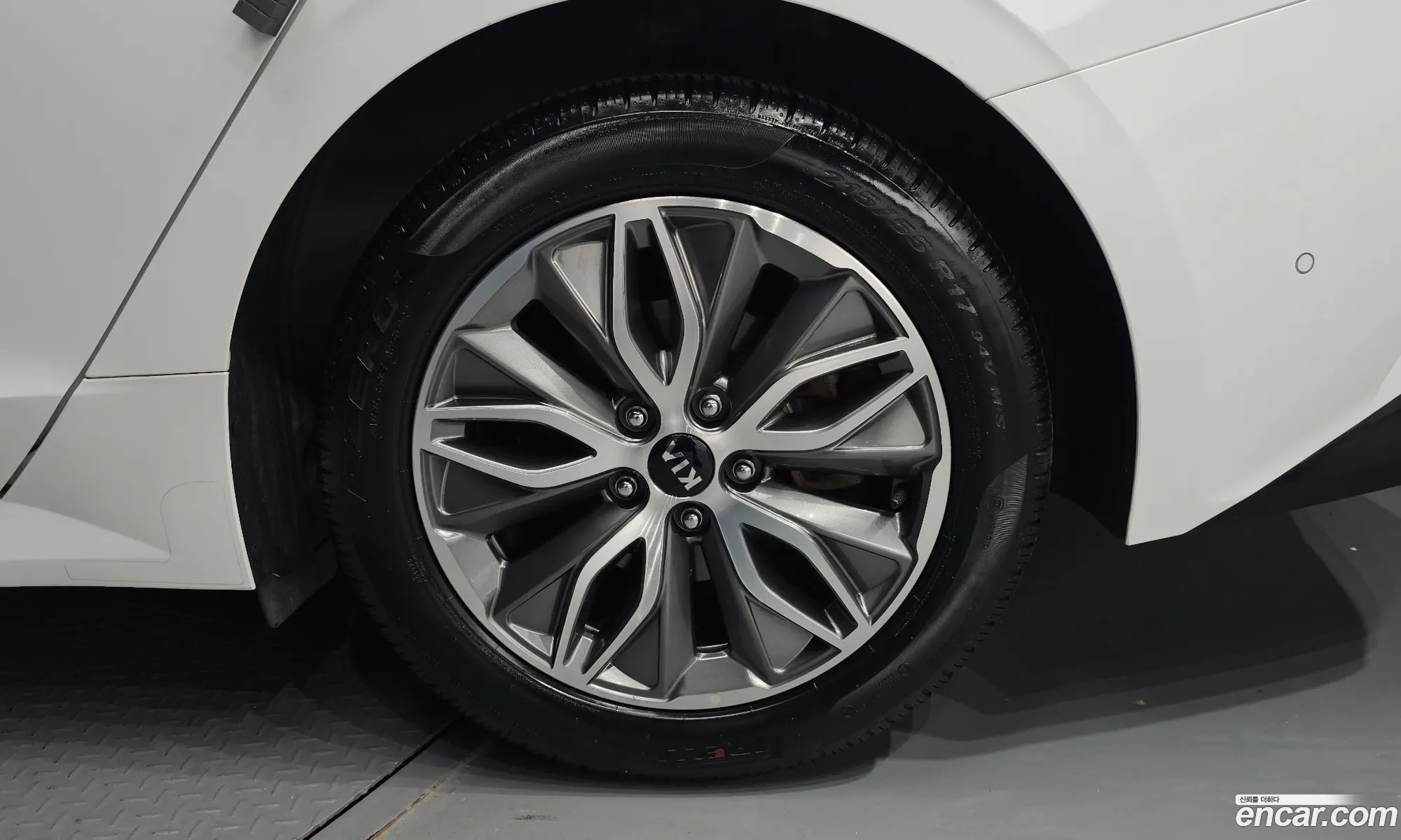 Kia K5 Hybrid 2021 — 17