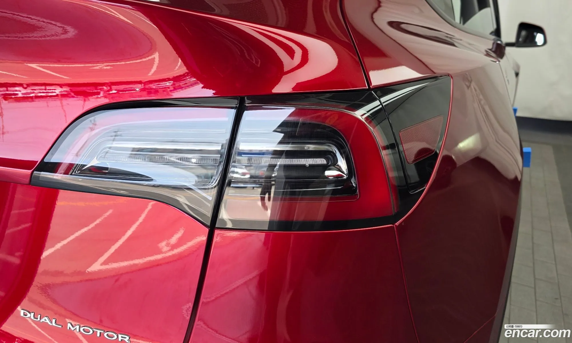 Tesla Model Y 2024 LRWYGCEK5RC700003 — 16