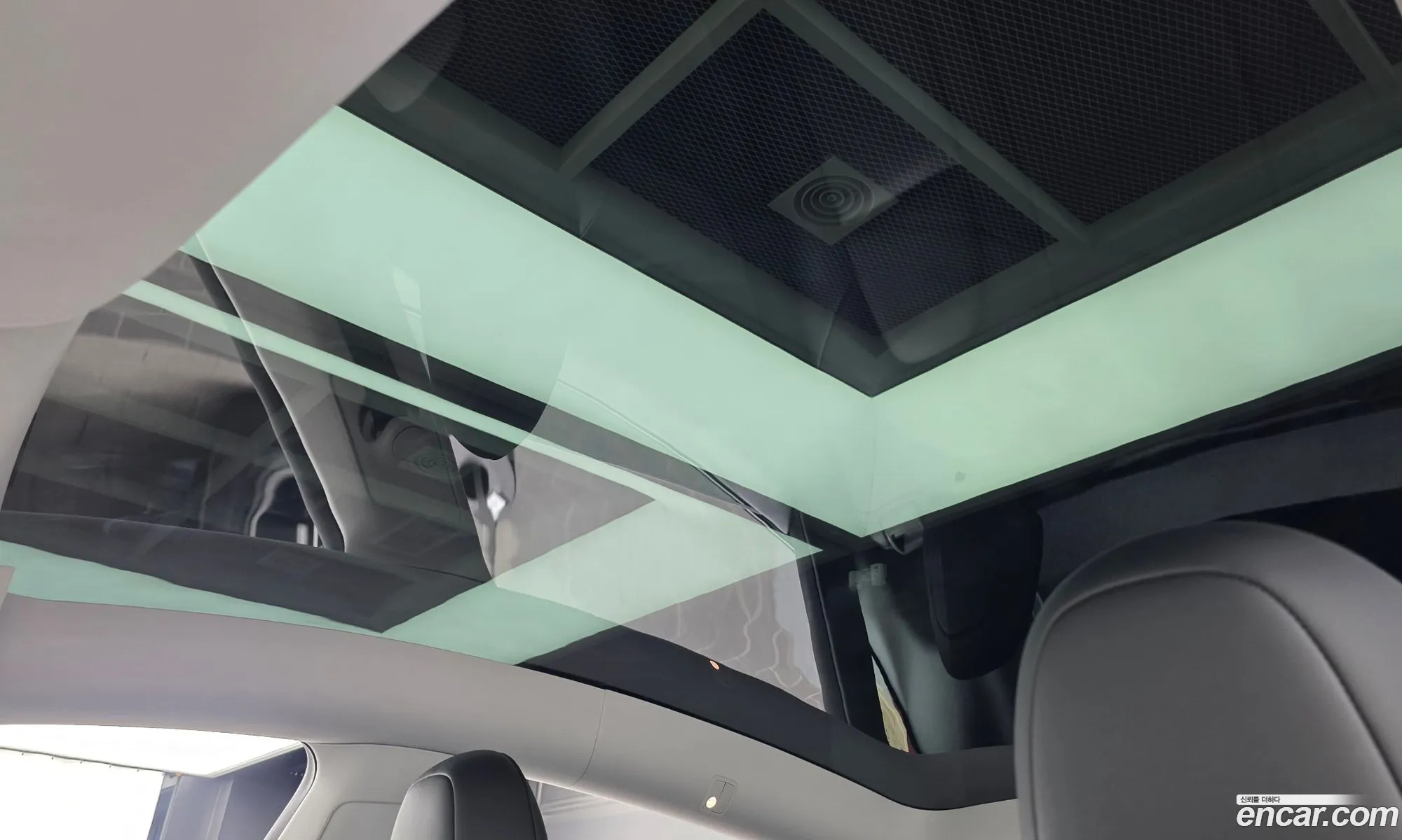Tesla Model Y 2024 LRWYGCEK5RC700003 — 15
