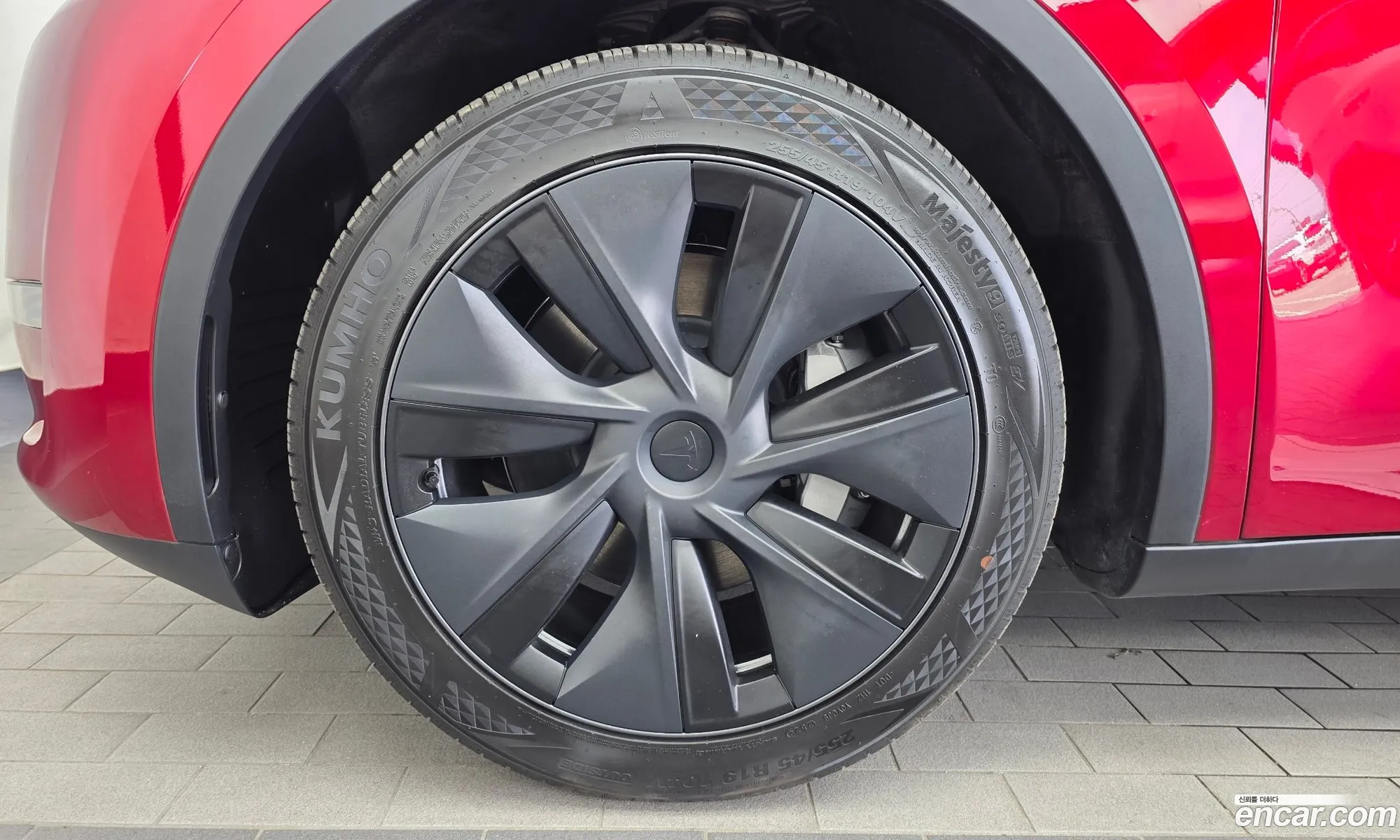 Tesla Model Y 2024 LRWYGCEK5RC700003 — 8