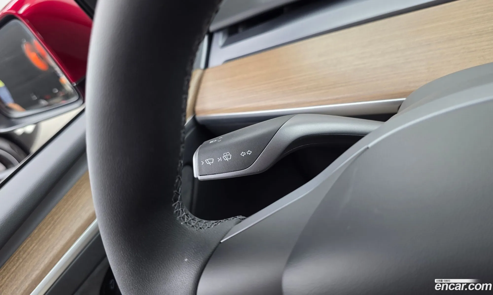 Tesla Model Y 2024 LRWYGCEK5RC700003 — 4