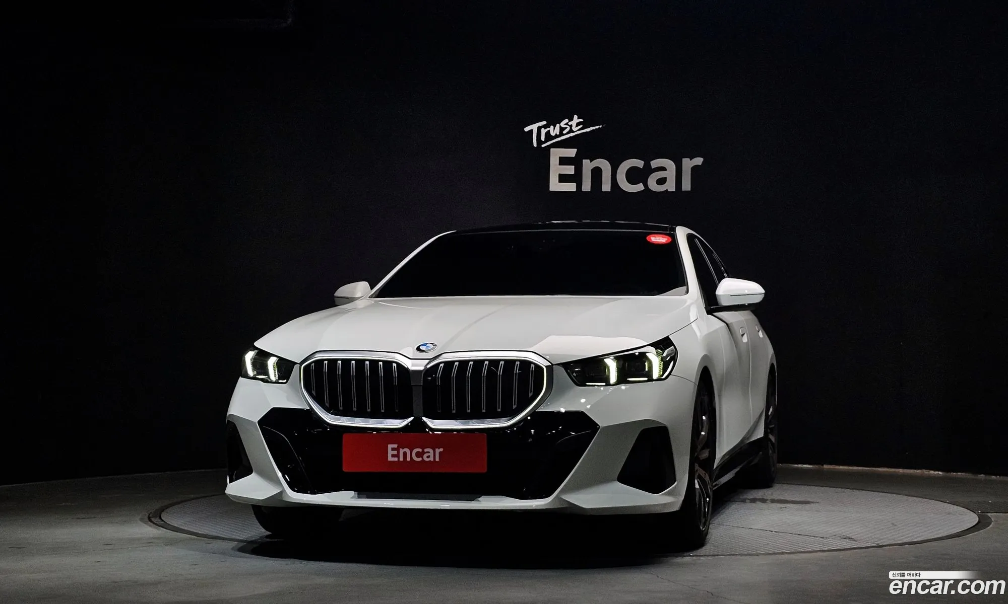 BMW 5 Series 2025 WBA51FJ06TCW43232 — 32