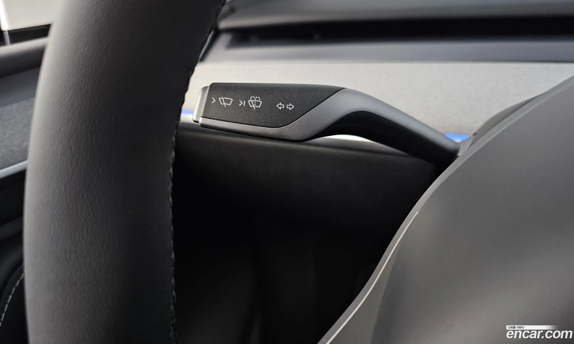 Tesla Model Y 2024 LRWYGCFS2RC418559 — 30