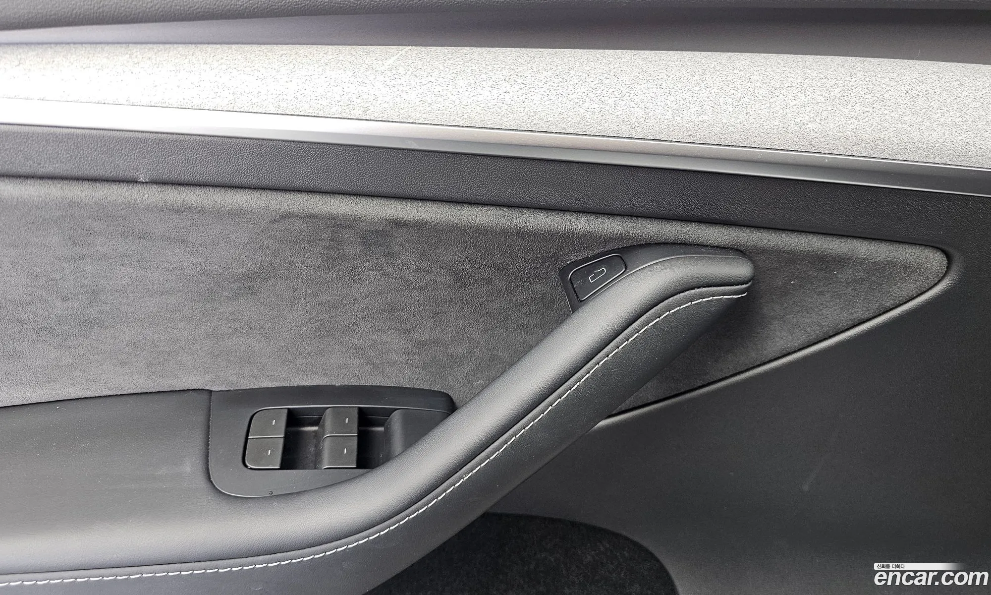 Tesla Model Y 2024 LRWYGCFS2RC418559 — 28