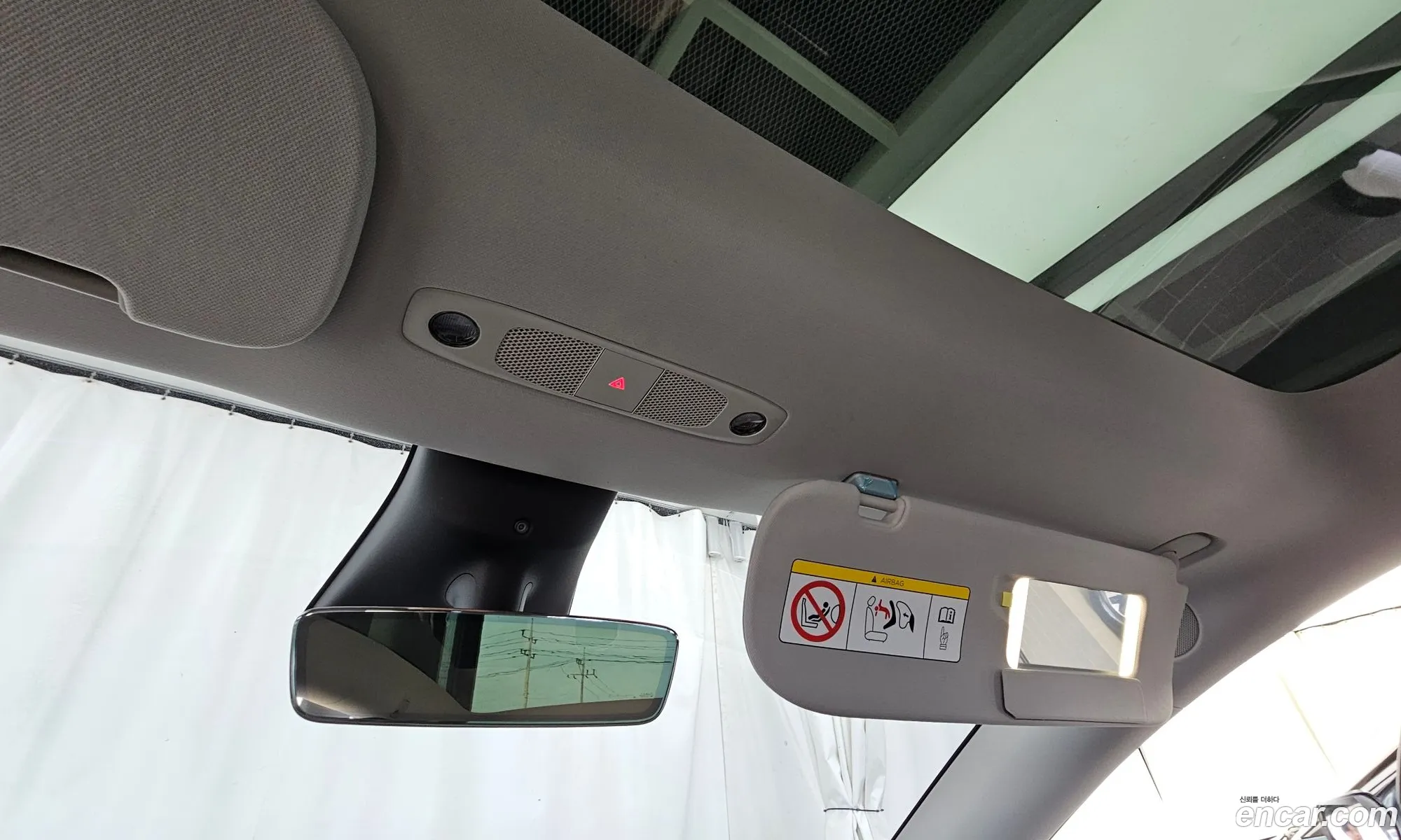 Tesla Model Y 2024 LRWYGCFS2RC418559 — 4