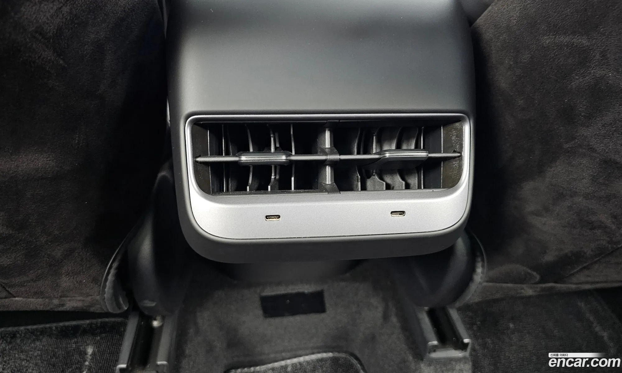 Tesla Model Y 2024 LRWYGCFS2RC418559 — 23