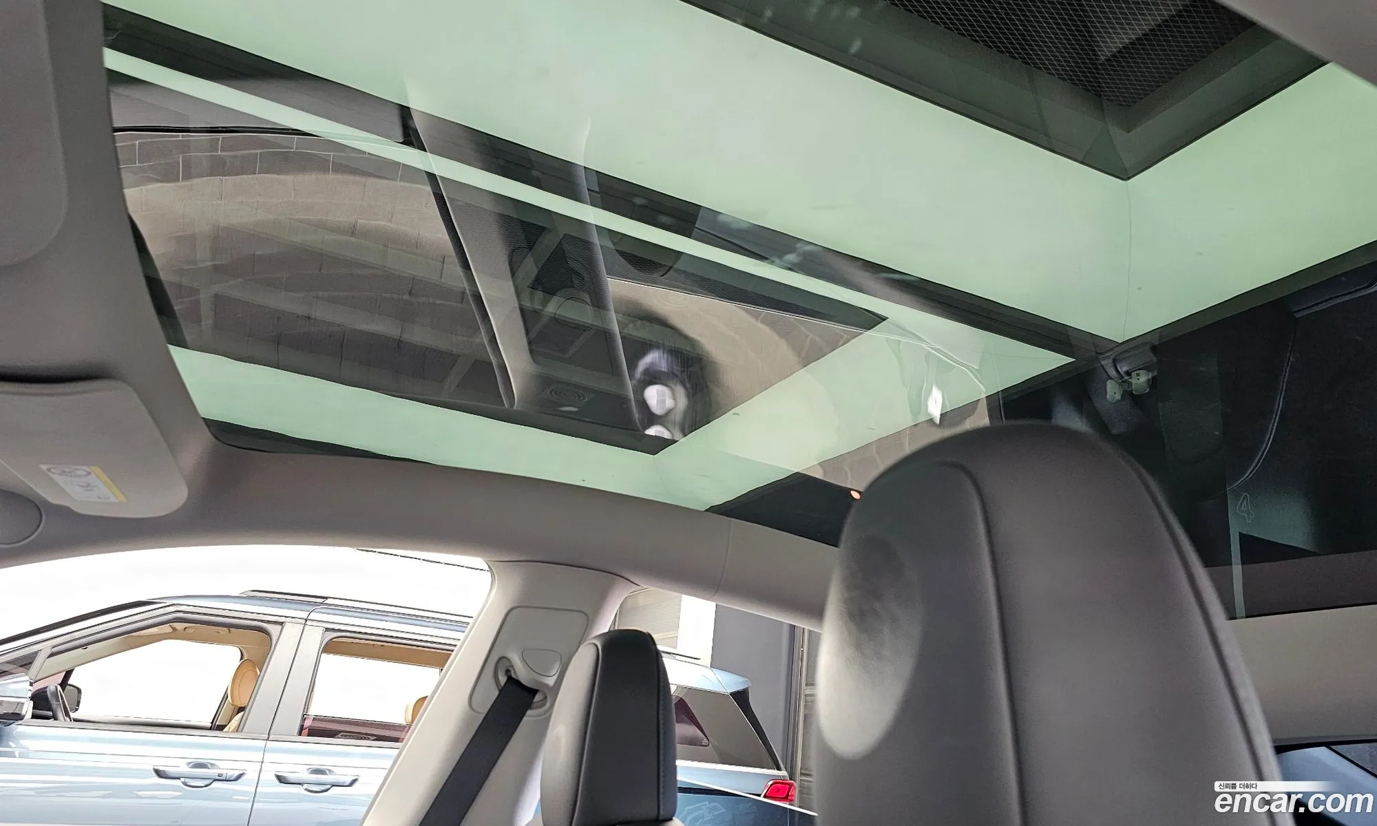 Tesla Model Y 2024 LRWYGCFS2RC418559 — 24