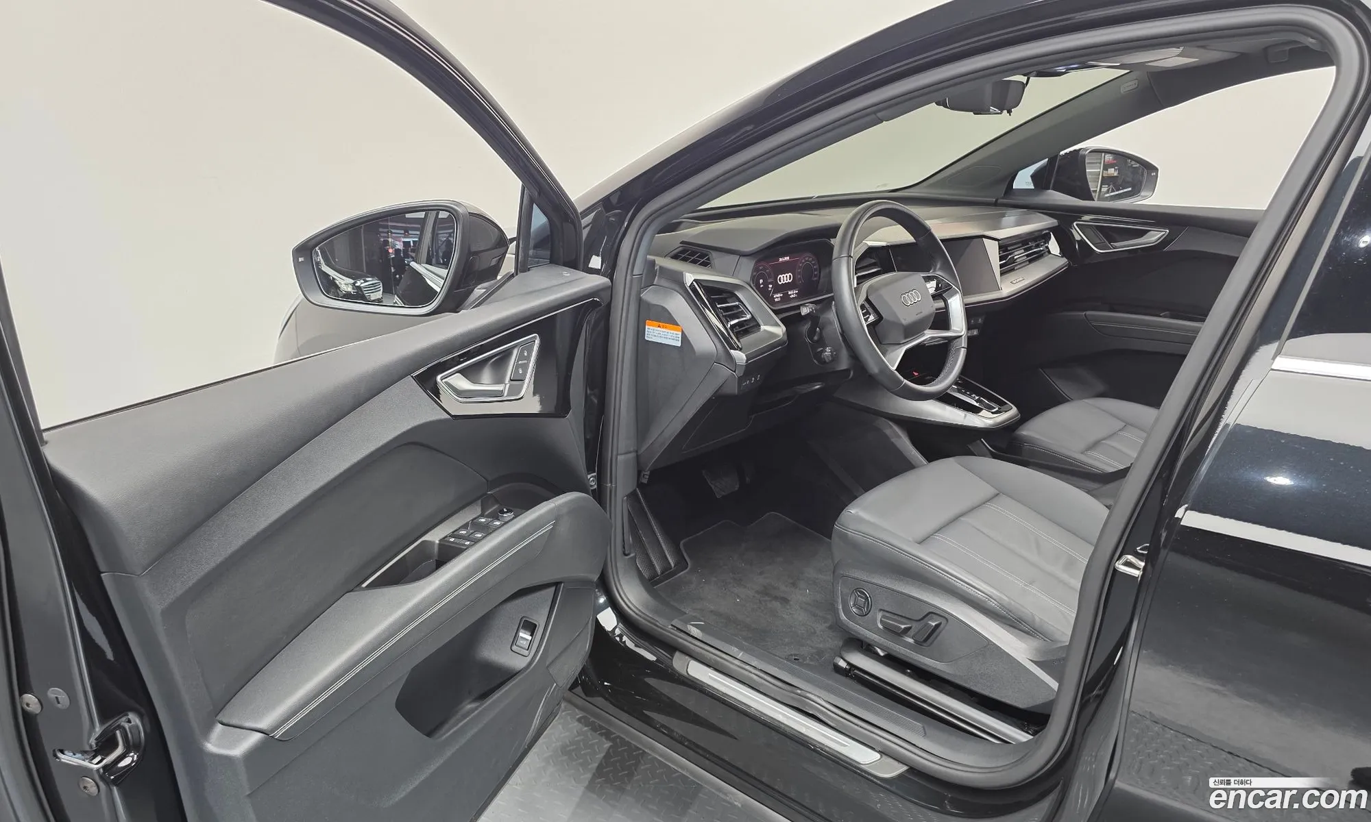 Audi Q4 e-tron 2022 WAUZZZFZ9NP045277 — 23