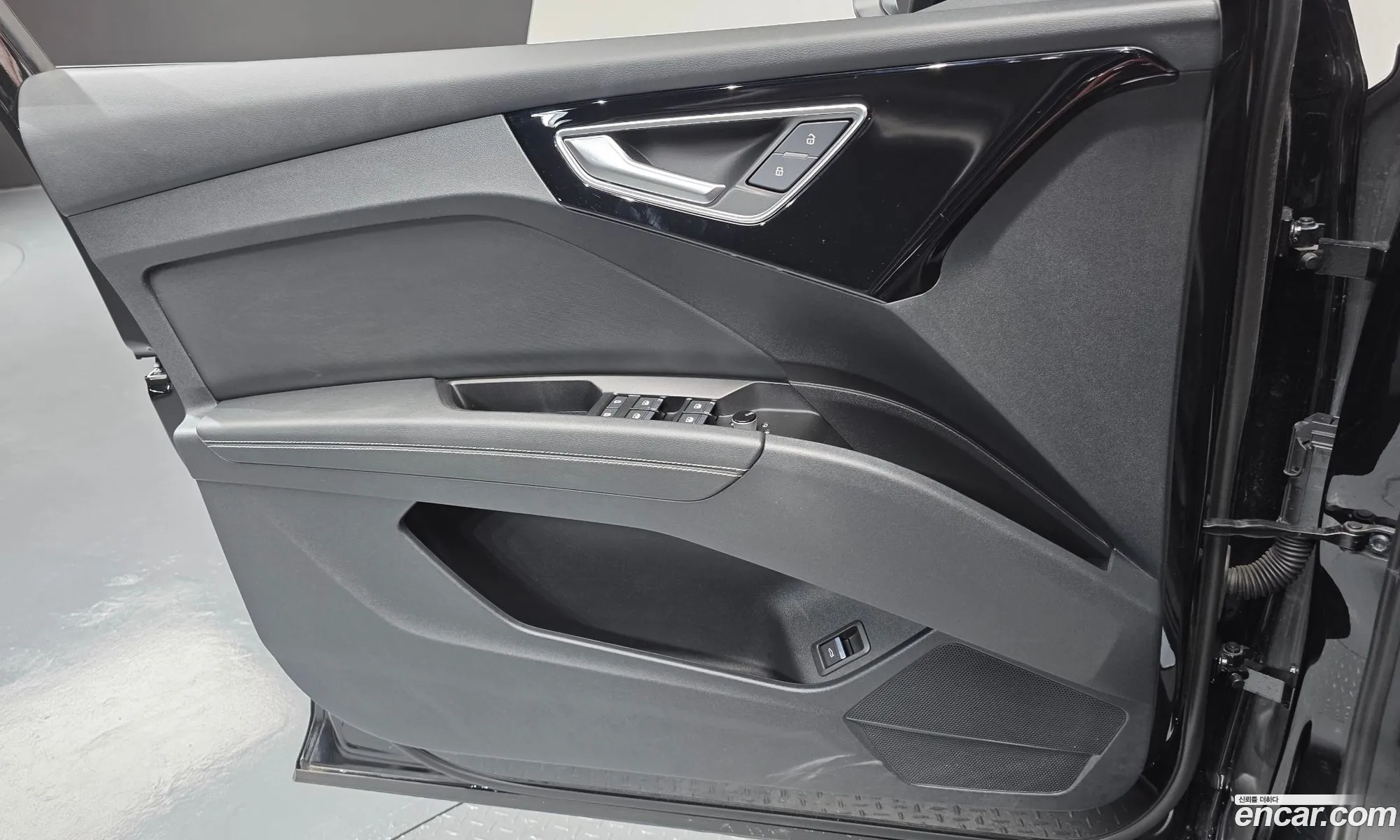Audi Q4 e-tron 2022 WAUZZZFZ9NP045277 — 22