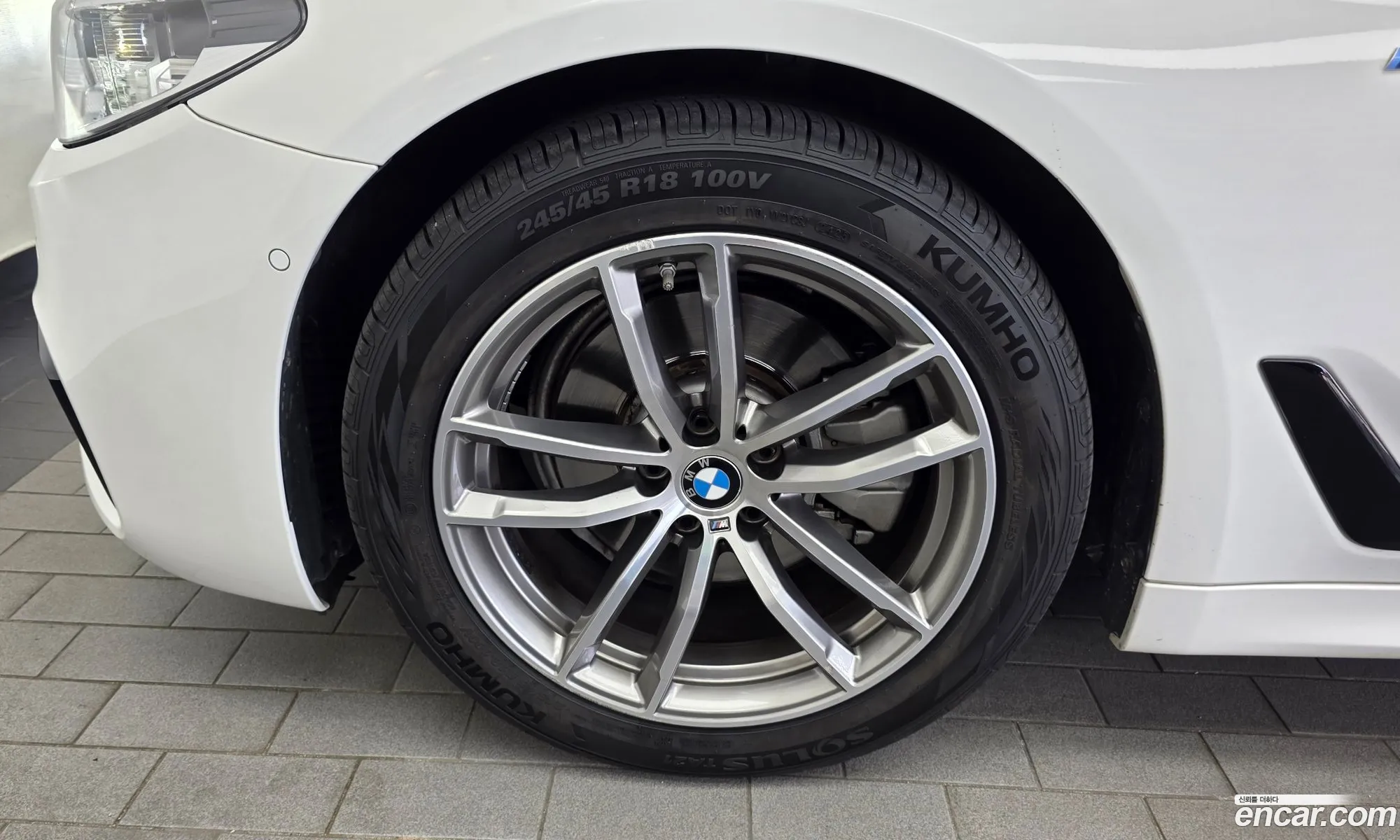 BMW 5 Series 2017 — 12