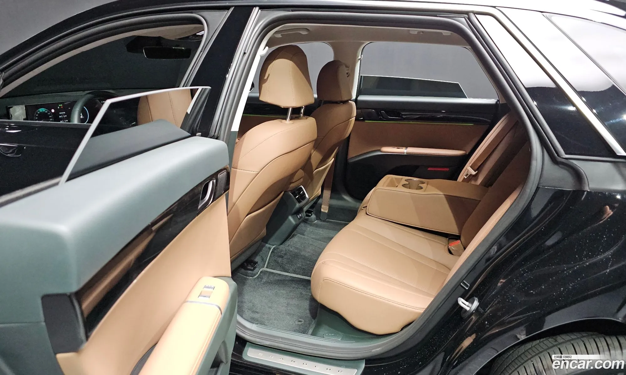 Hyundai Grandeur Hybrid 2025 — 16