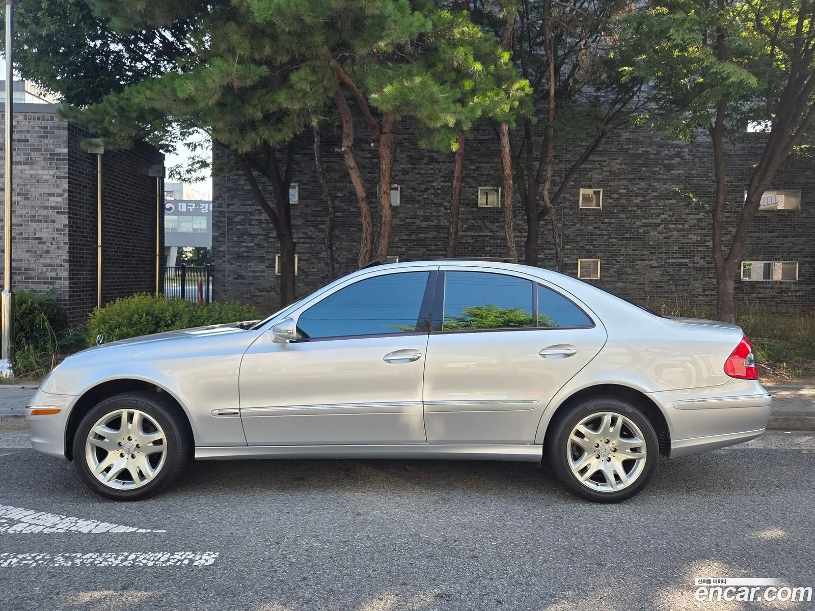 Mercedes-Benz E-Class W211 2008 — 8