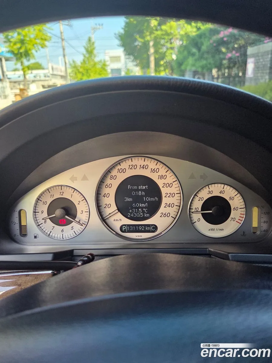 Mercedes-Benz E-Class W211 2008 — 17