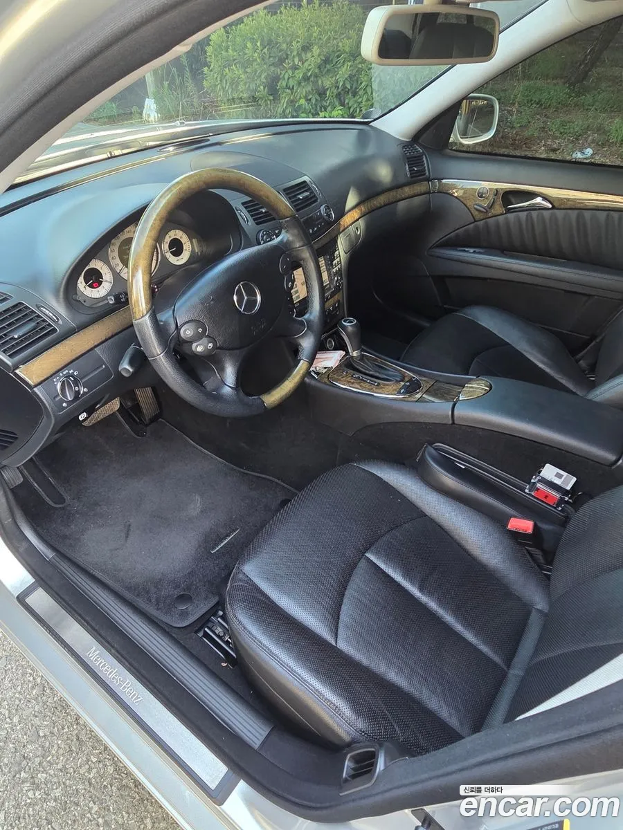 Mercedes-Benz E-Class W211 2008 — 12