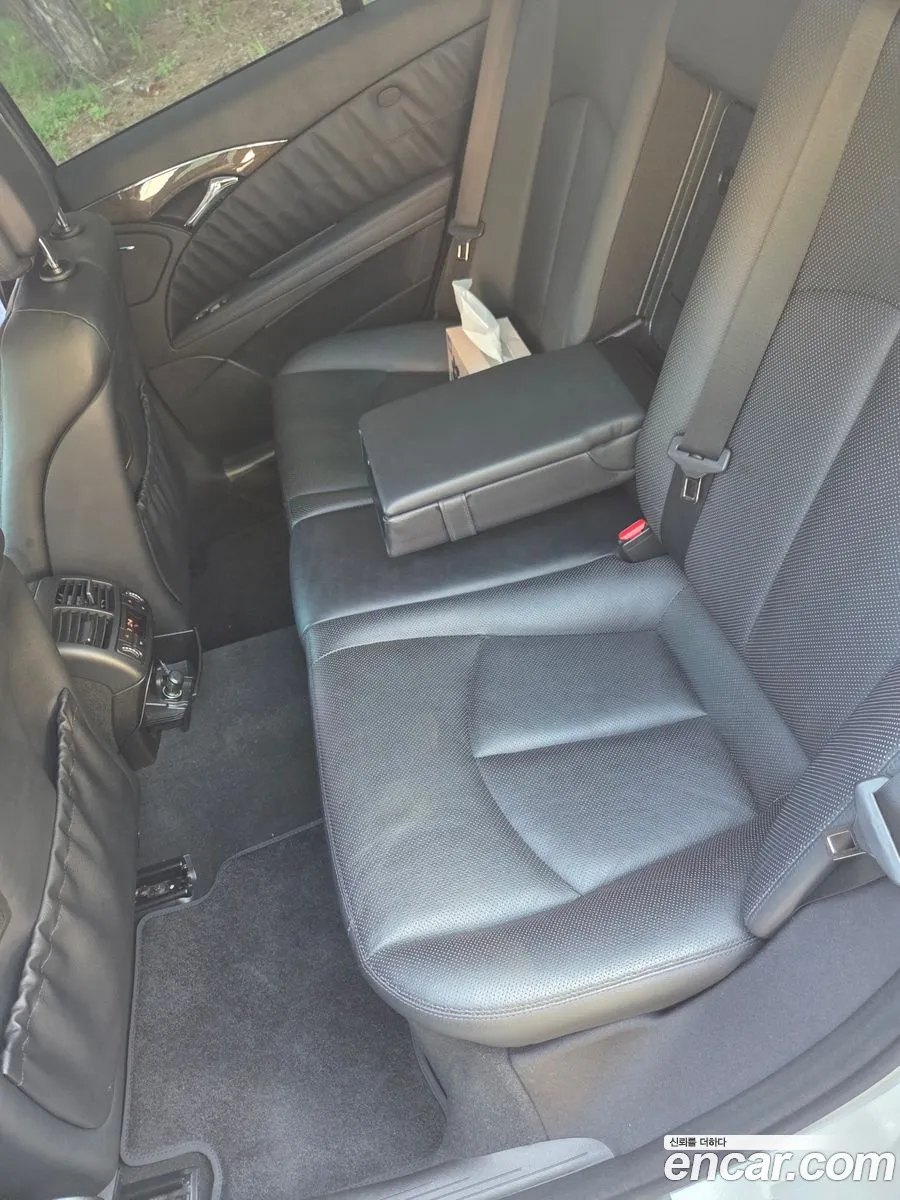 Mercedes-Benz E-Class W211 2008 — 14
