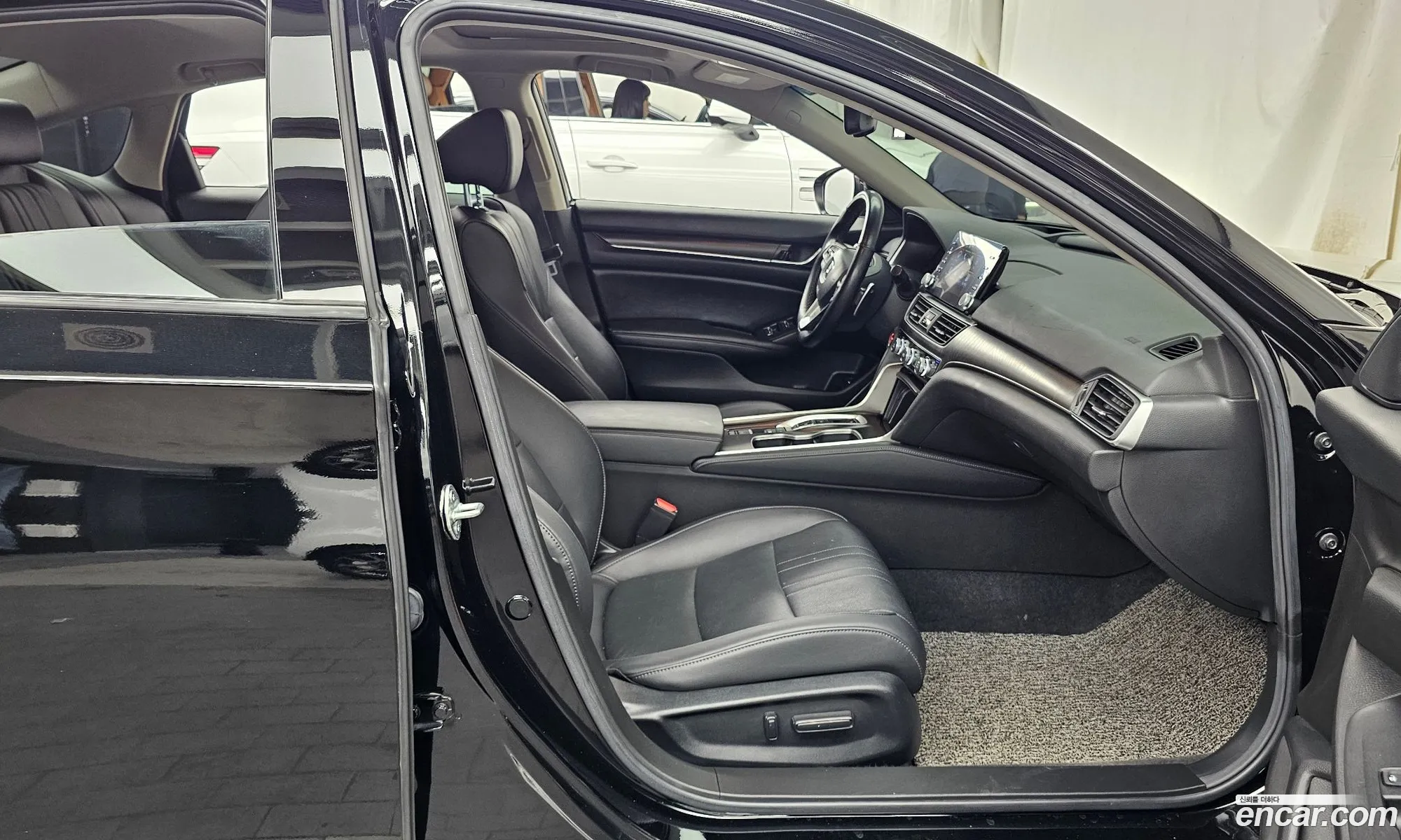 Honda Accord 10th Gen 2021 — 3