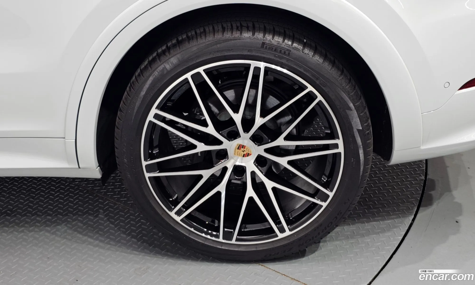 Porsche Cayenne 2025 WP1BA29Y1SDA55478 — 12