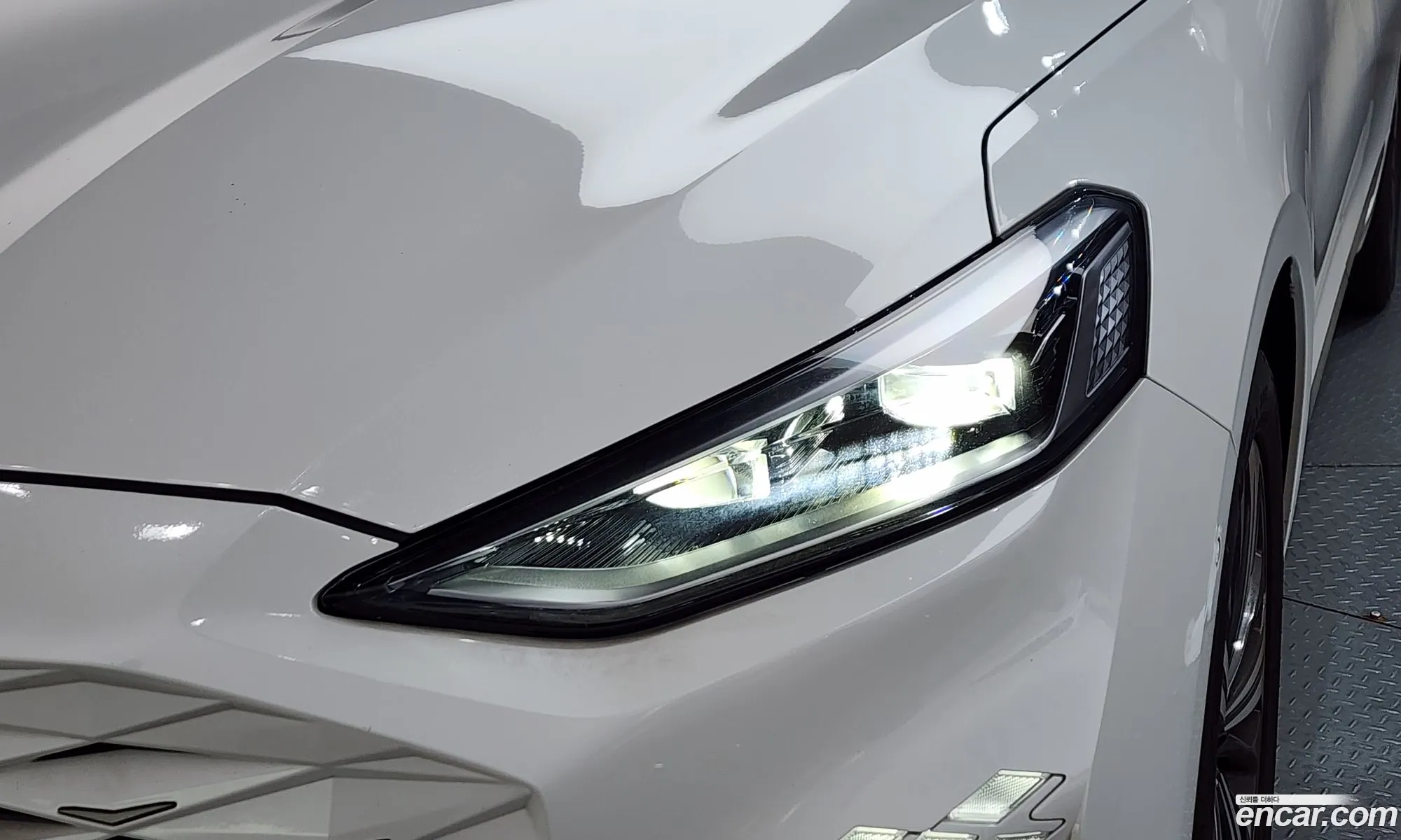 Kia K8 2022 — 8