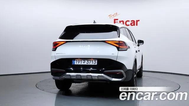 Kia Sportage Hybrid 2023 — 3