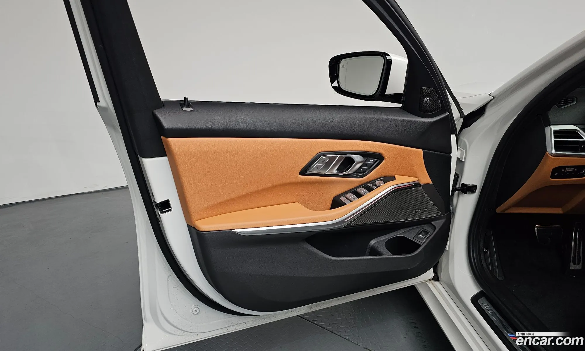 BMW 3 Series 2025 WBA11FF03SFU45504 — 27