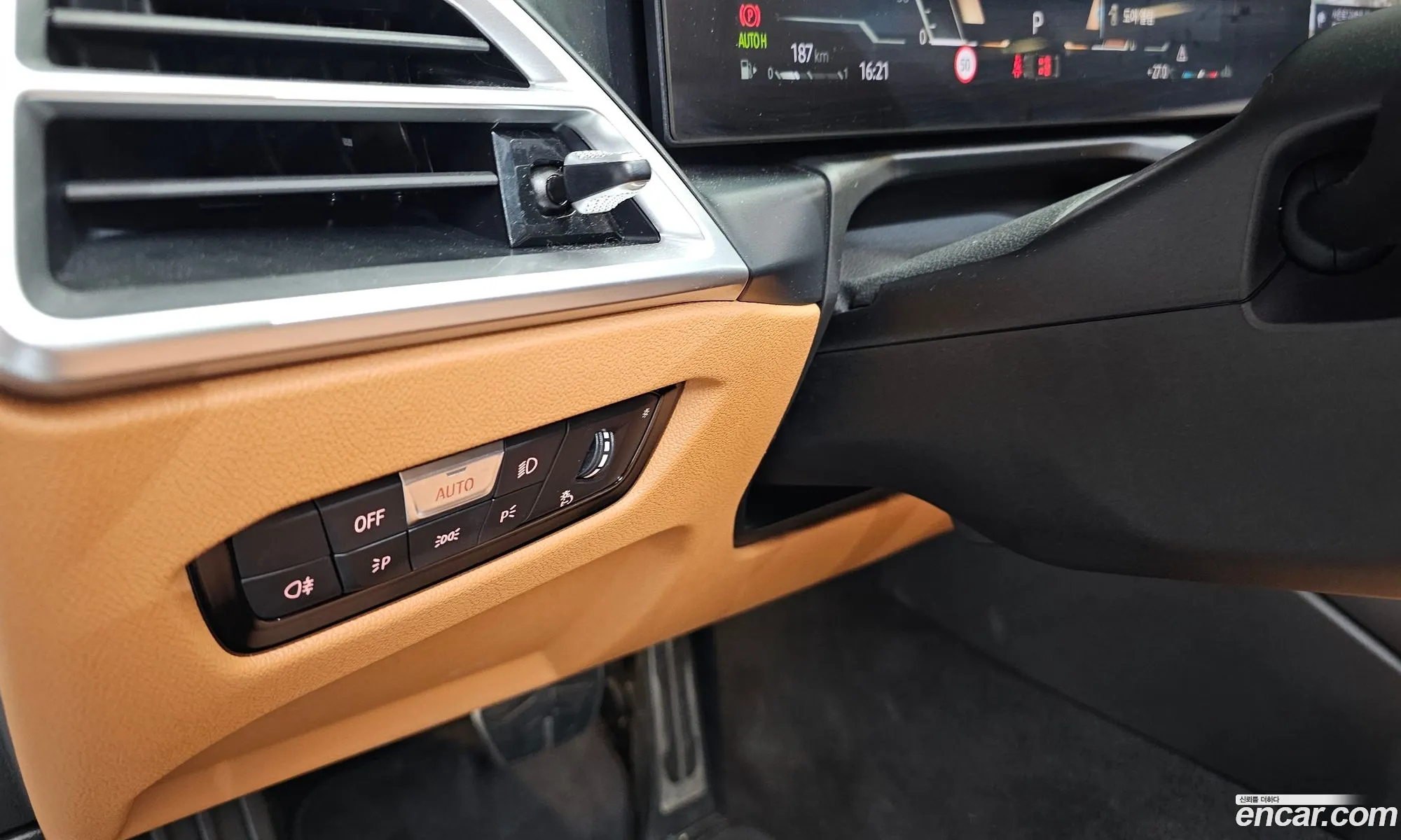BMW 3 Series 2025 WBA11FF03SFU45504 — 25