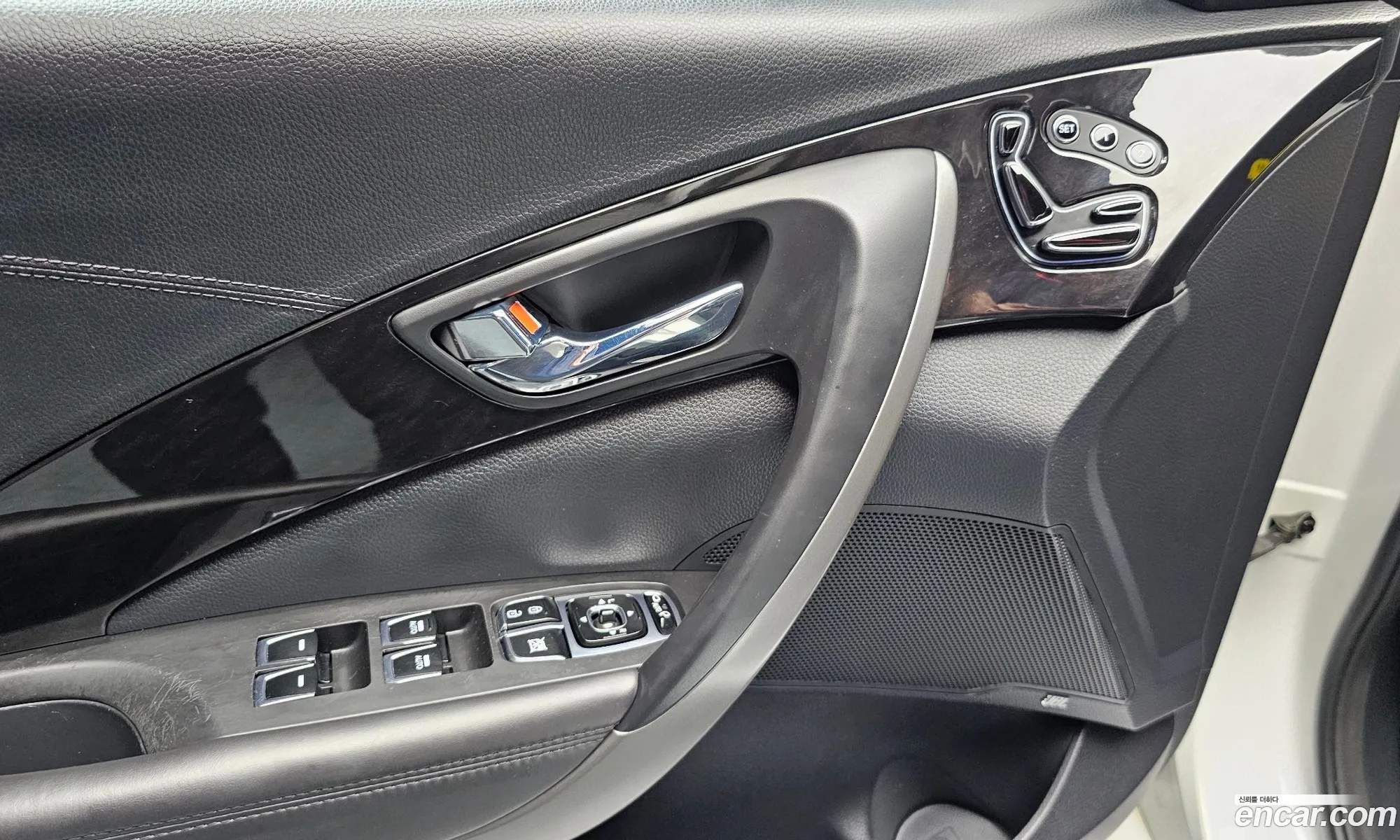 Hyundai Grandeur HG 2015 — 15