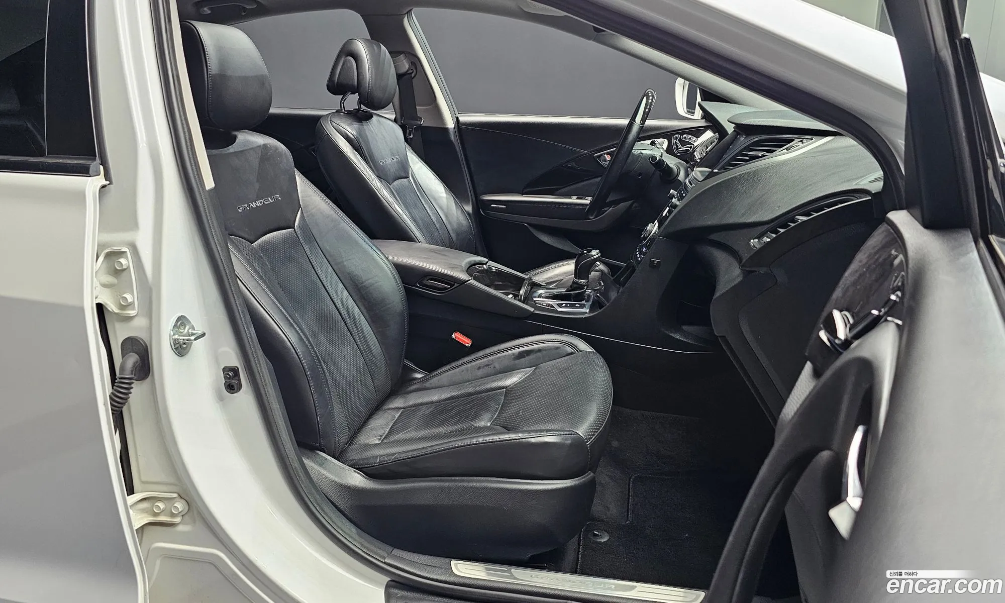 Hyundai Grandeur HG 2015 — 21