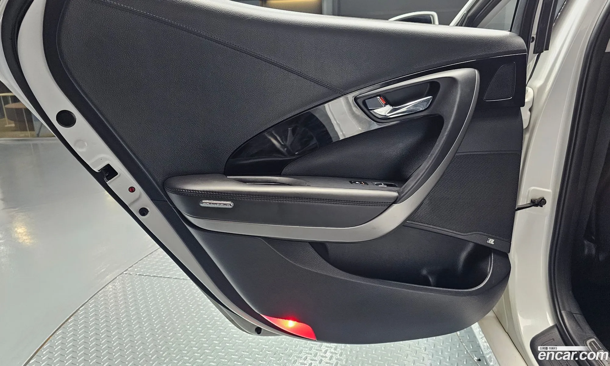 Hyundai Grandeur HG 2015 — 20