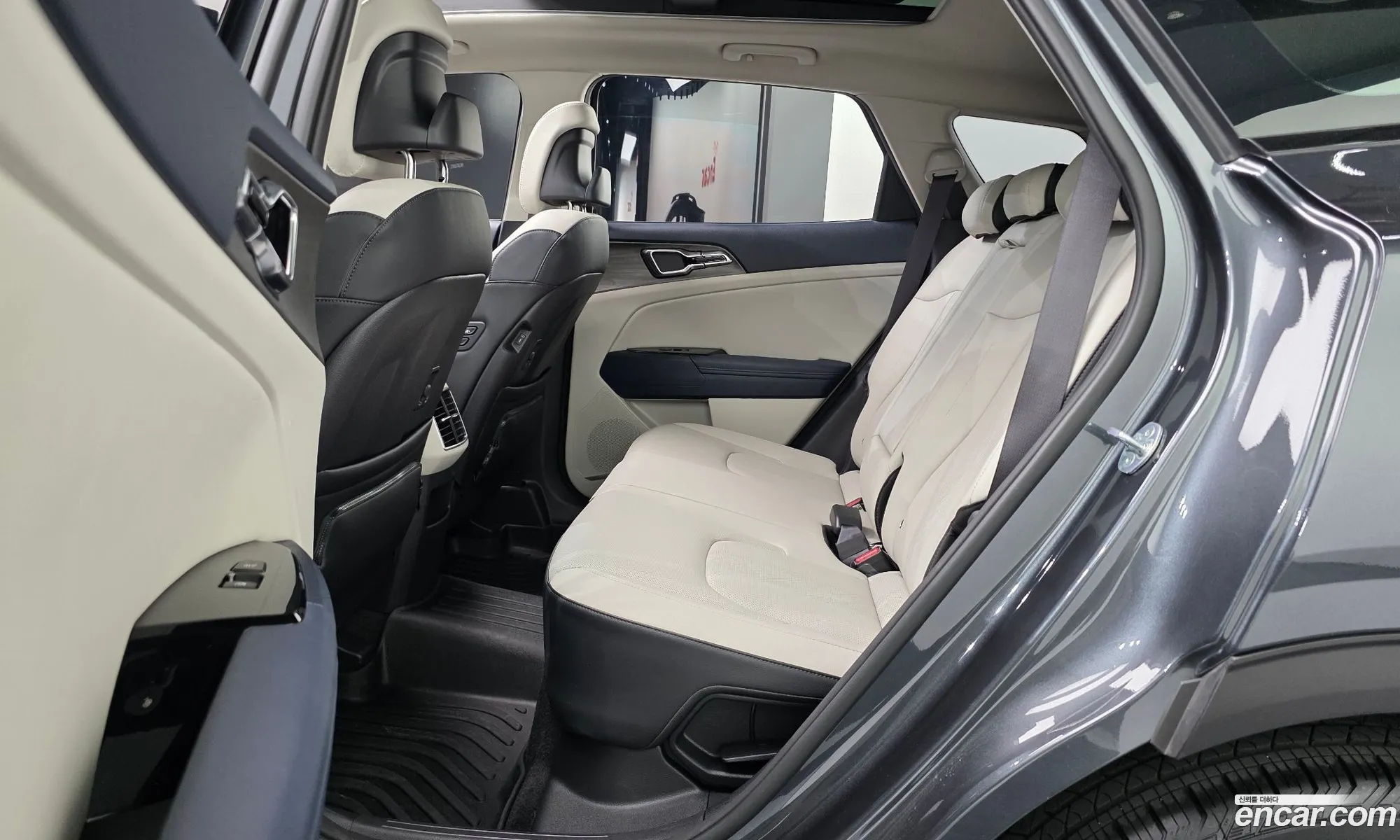 Kia Sportage Hybrid 2023 — 16