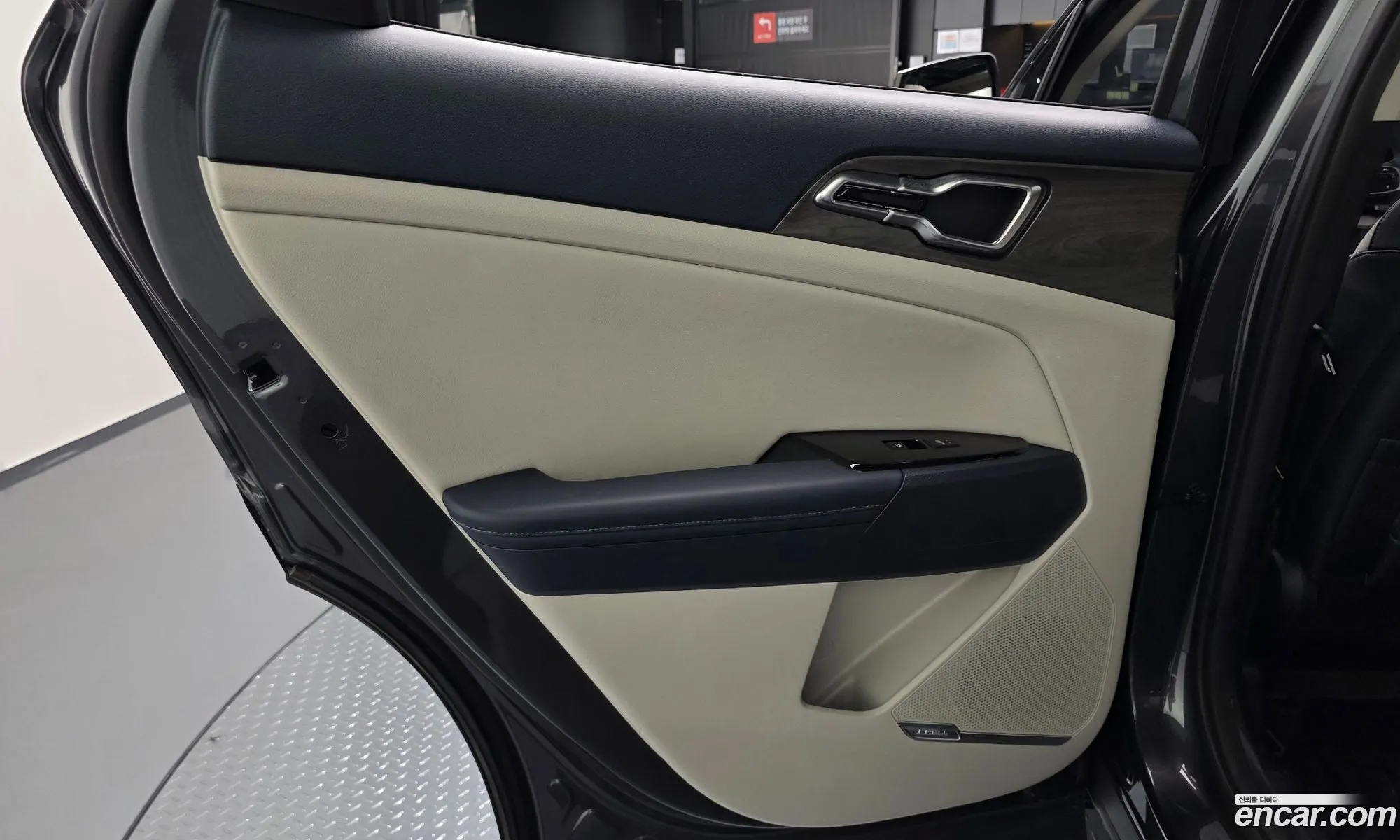 Kia Sportage Hybrid 2023 — 12