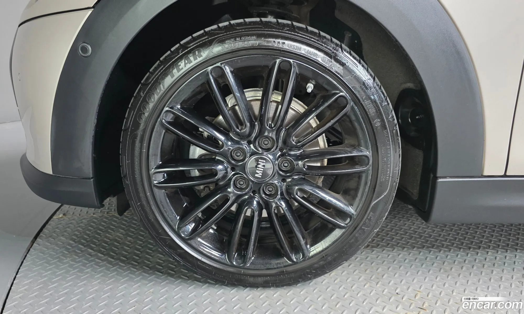 Mini Cooper 2023 — 23