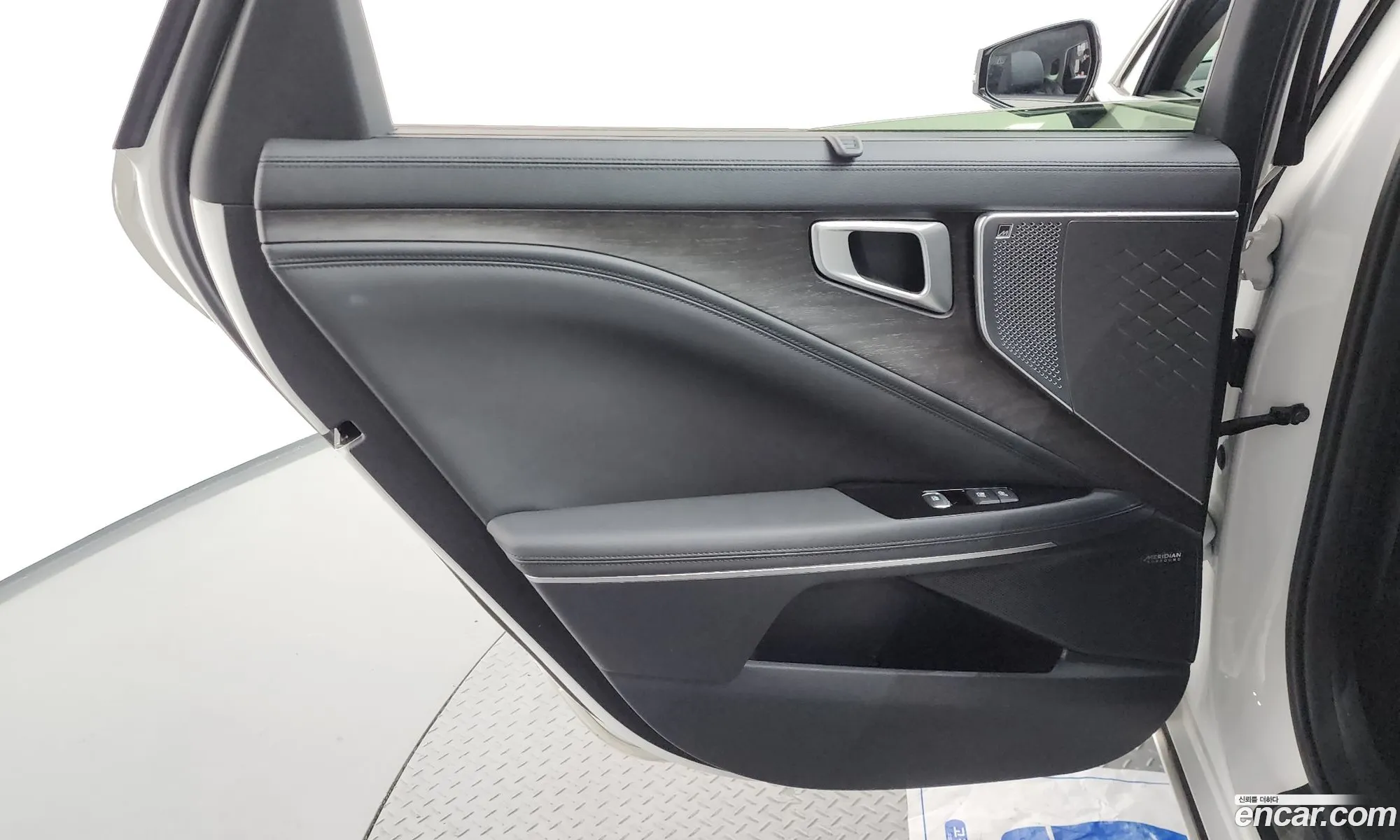 Kia K8 2022 — 36